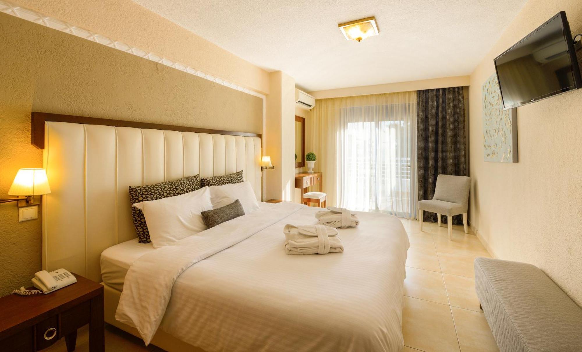 Secret Paradise & (adults Only) 4*