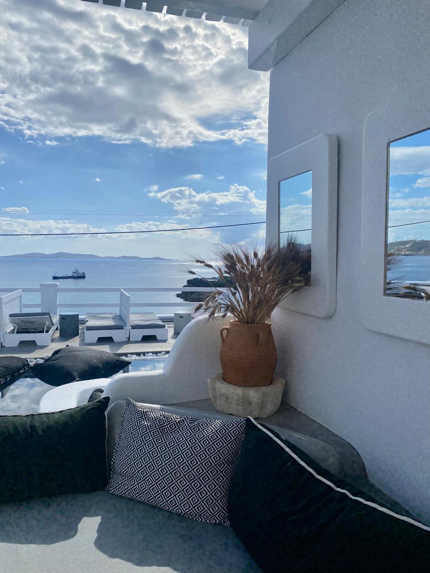 Aparthotel Flaskos Suites And More