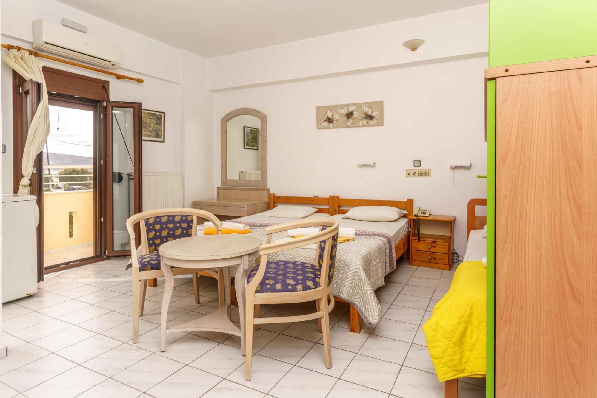 Alexander Hotel 3*