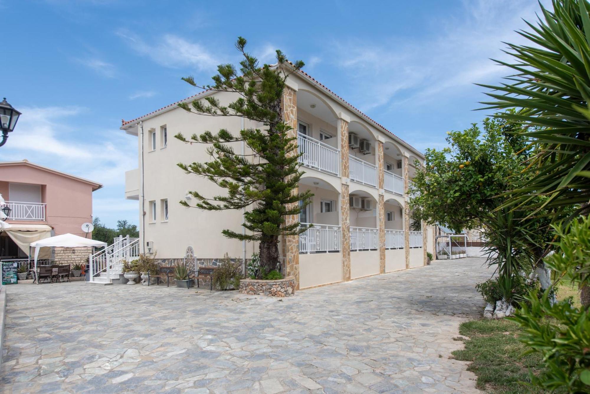 Tsolakis & Aparthotel 2*