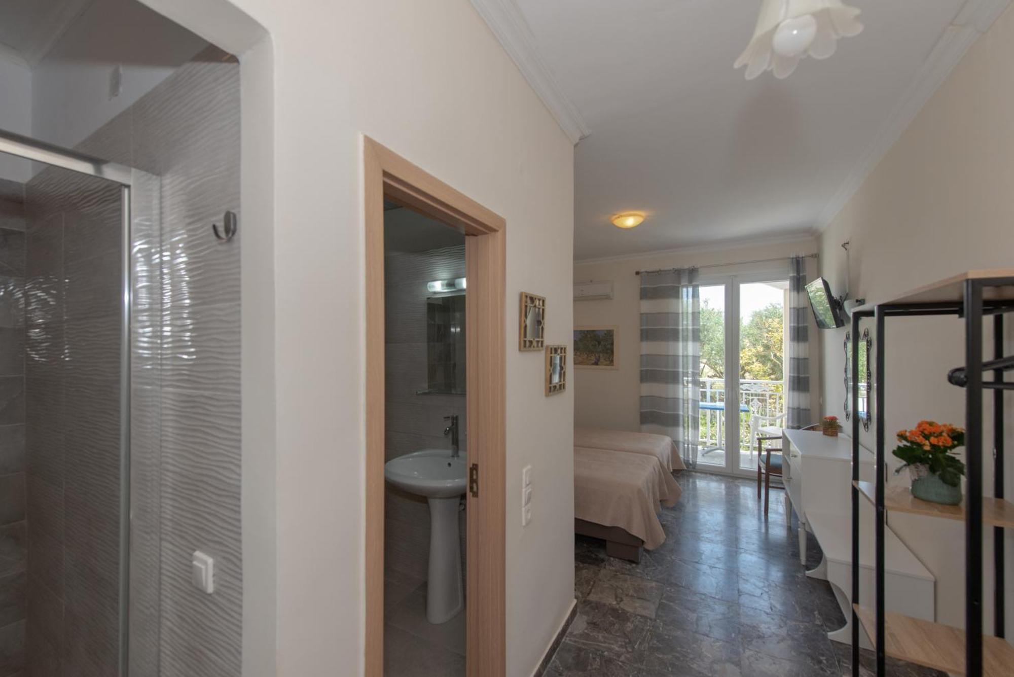Tsolakis & Aparthotel 2*