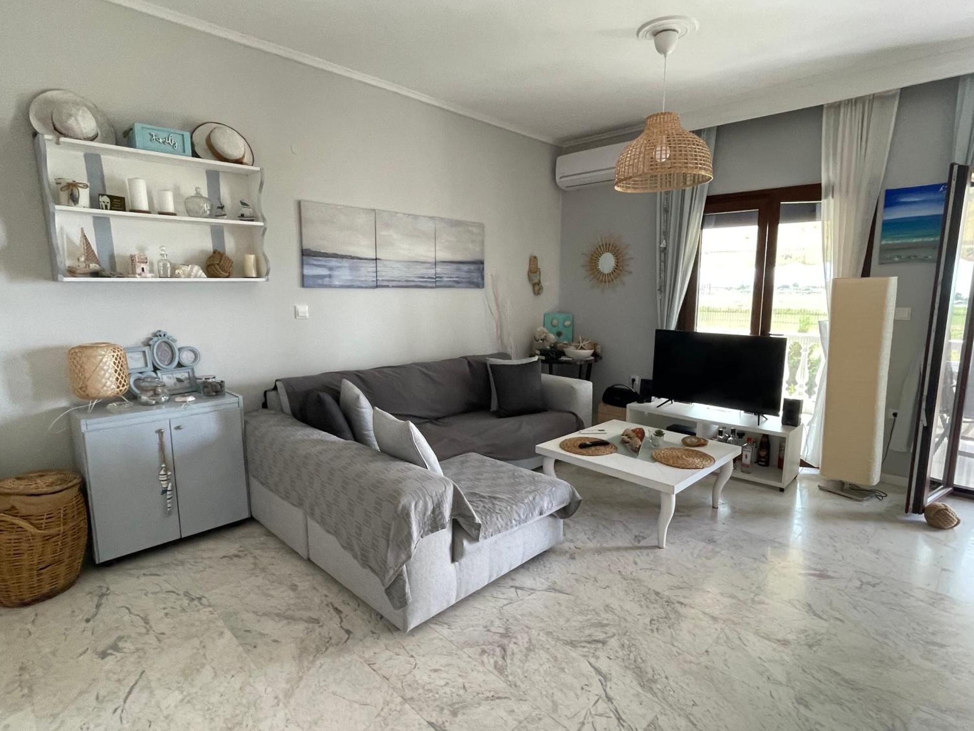 J&j Seaview Apartment