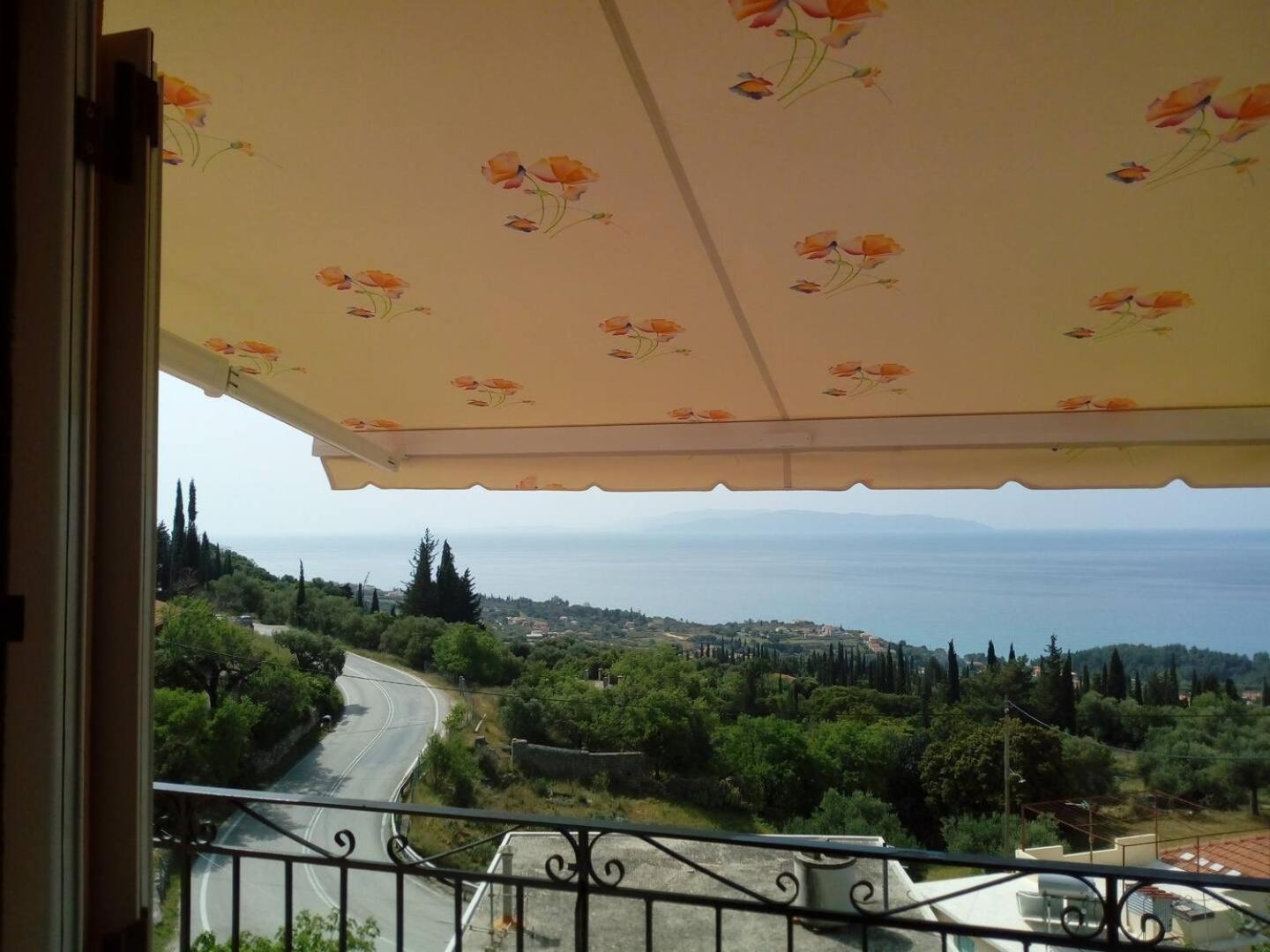 Apartment Maria's Sea View Mousata