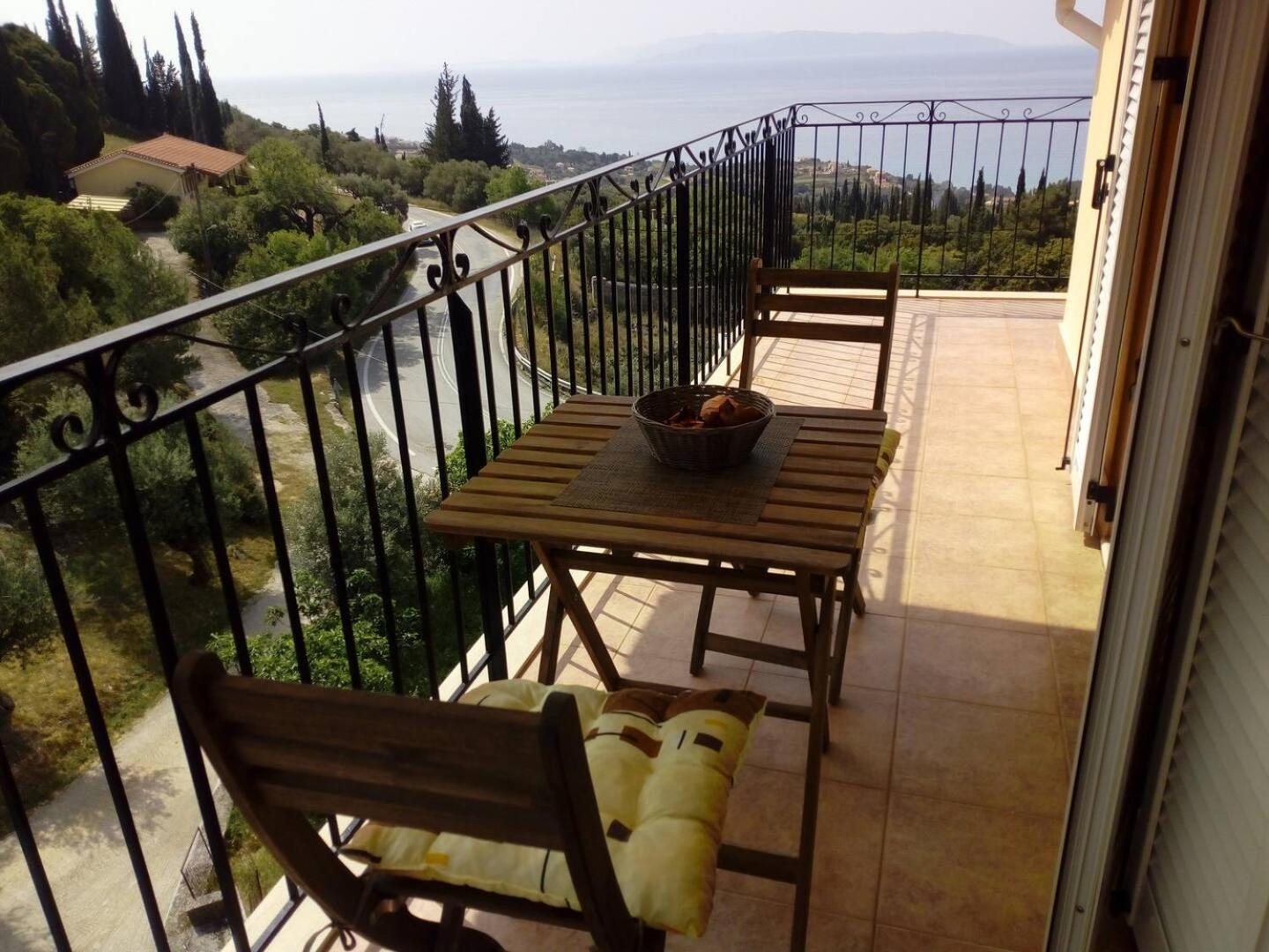 Maria's Sea View Apartment Mousata