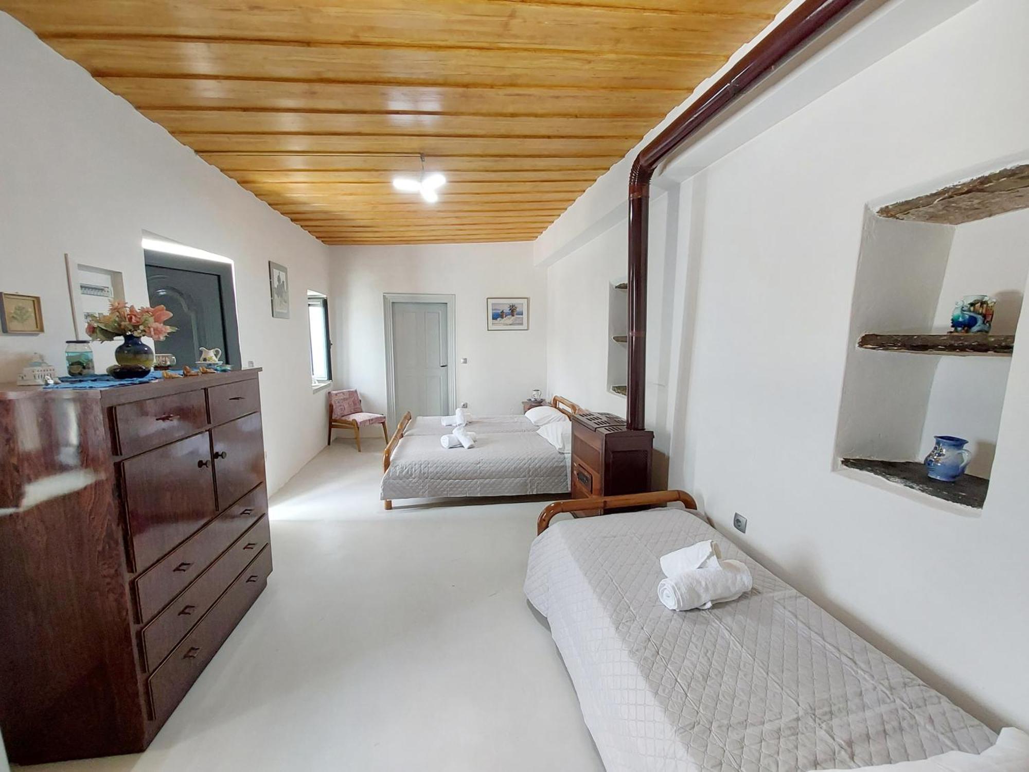 Nektaria's Stone House Andros Town