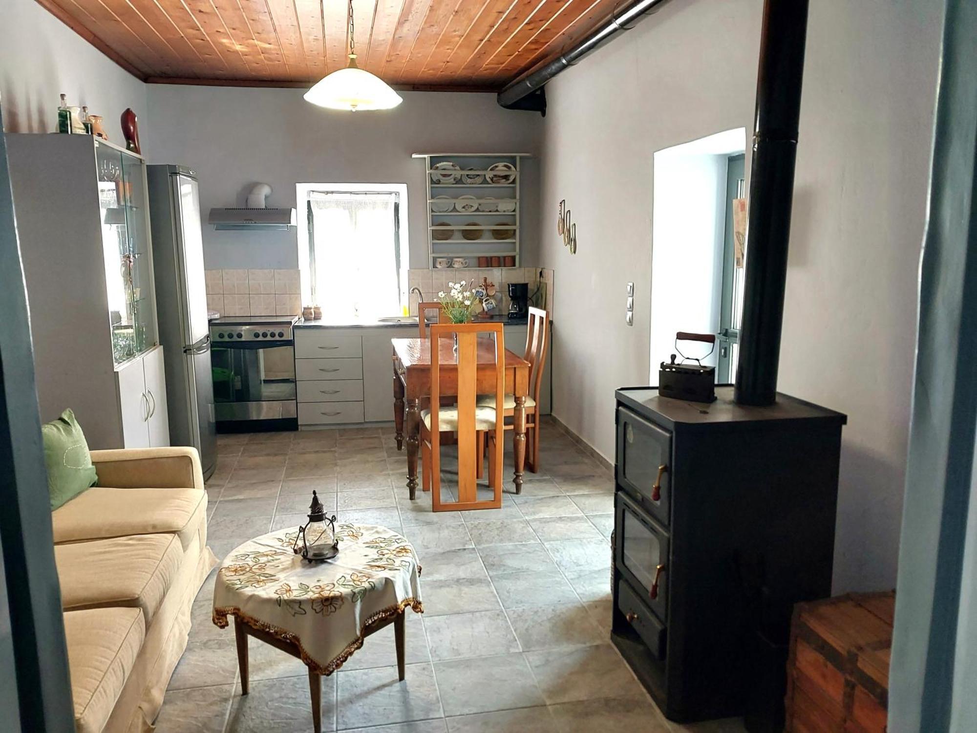 Nektaria's Stone House Holiday home *