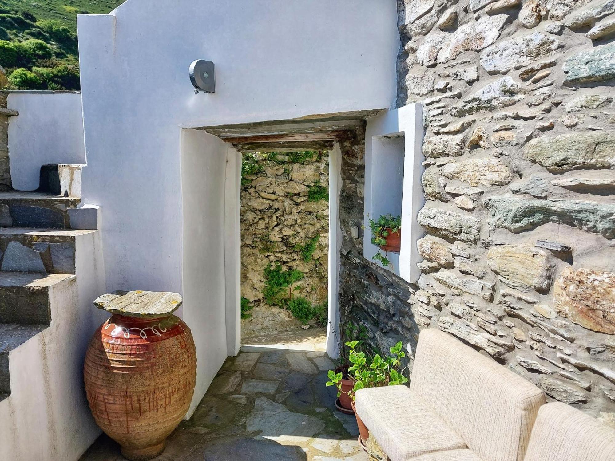 Nektaria's Stone House Andros Town