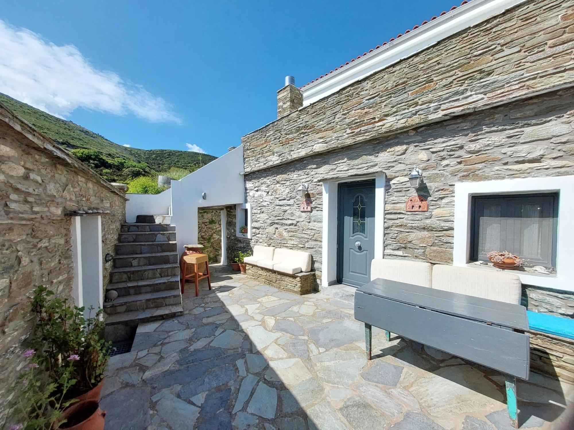 Nektaria's Stone House Holiday home *