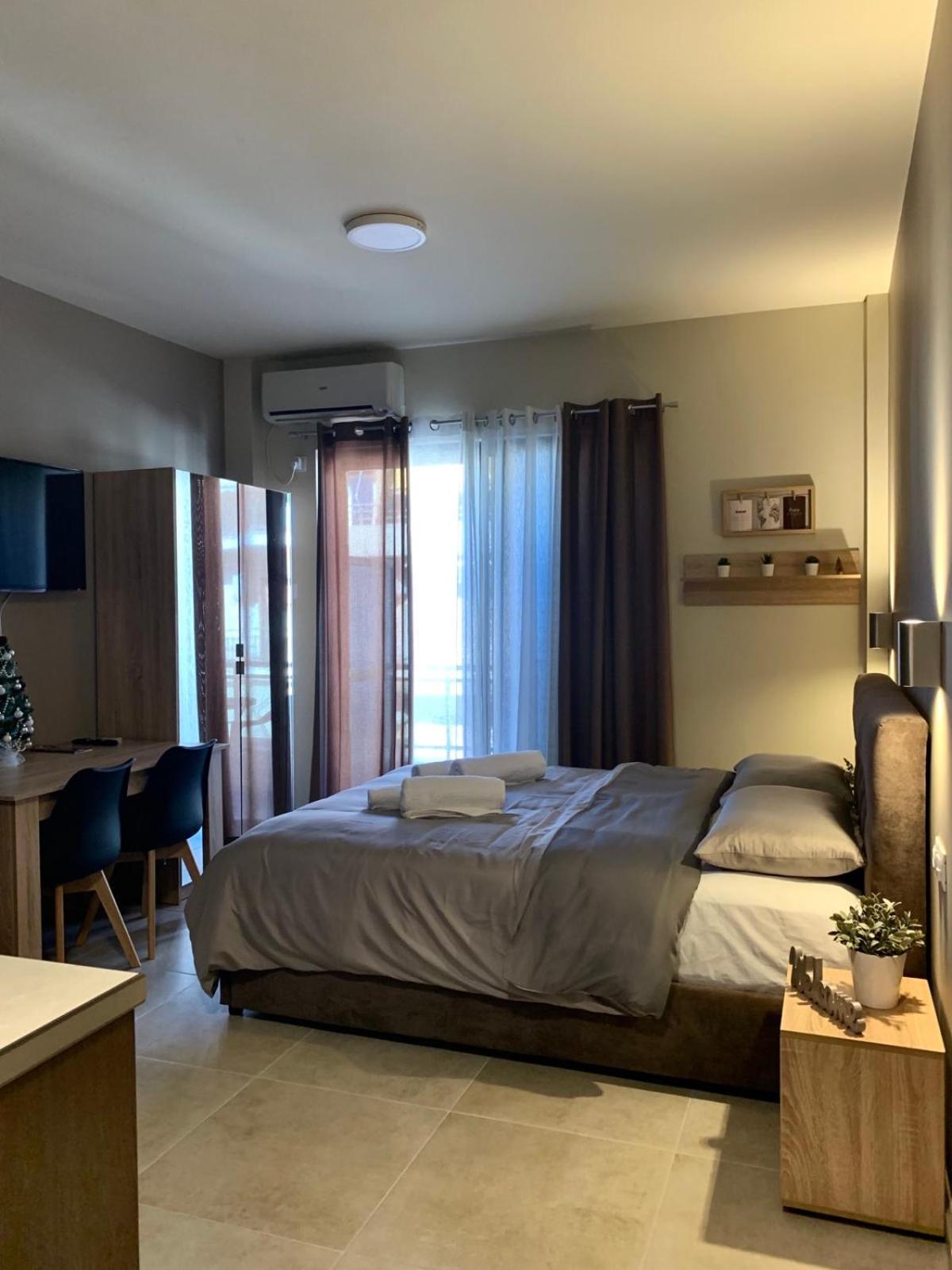 Jo's Cozy Corner * Volos