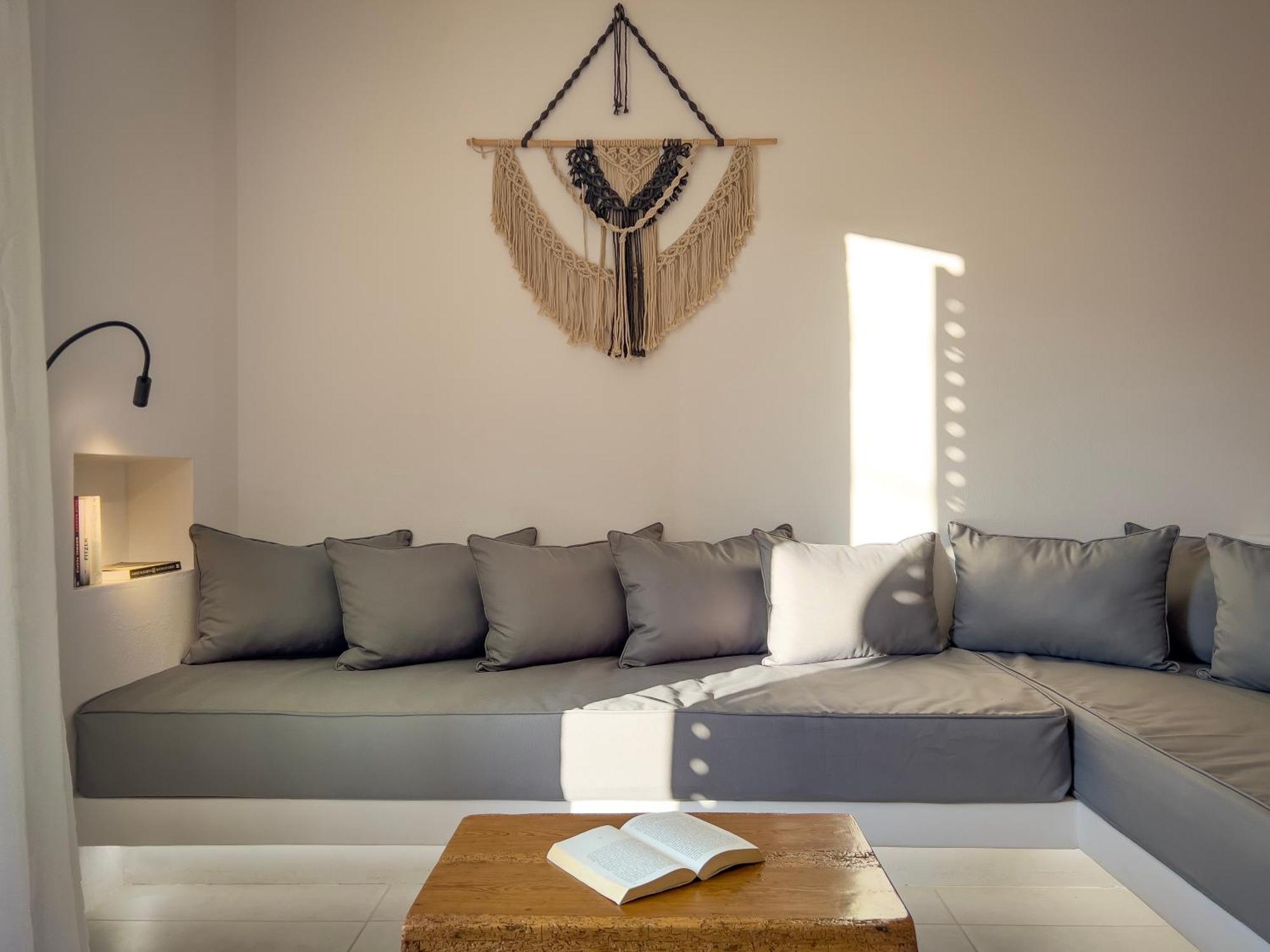 Perigiali & Folegandros