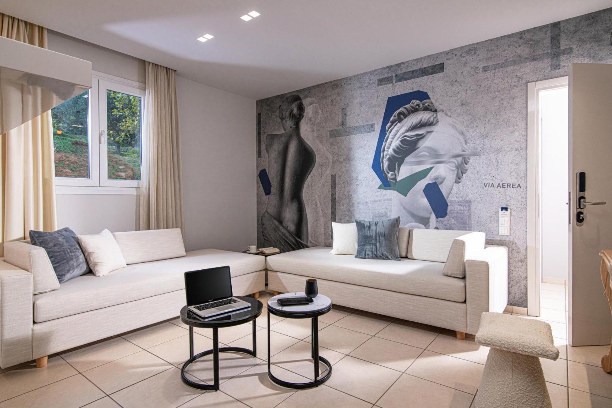 Filia Luxury