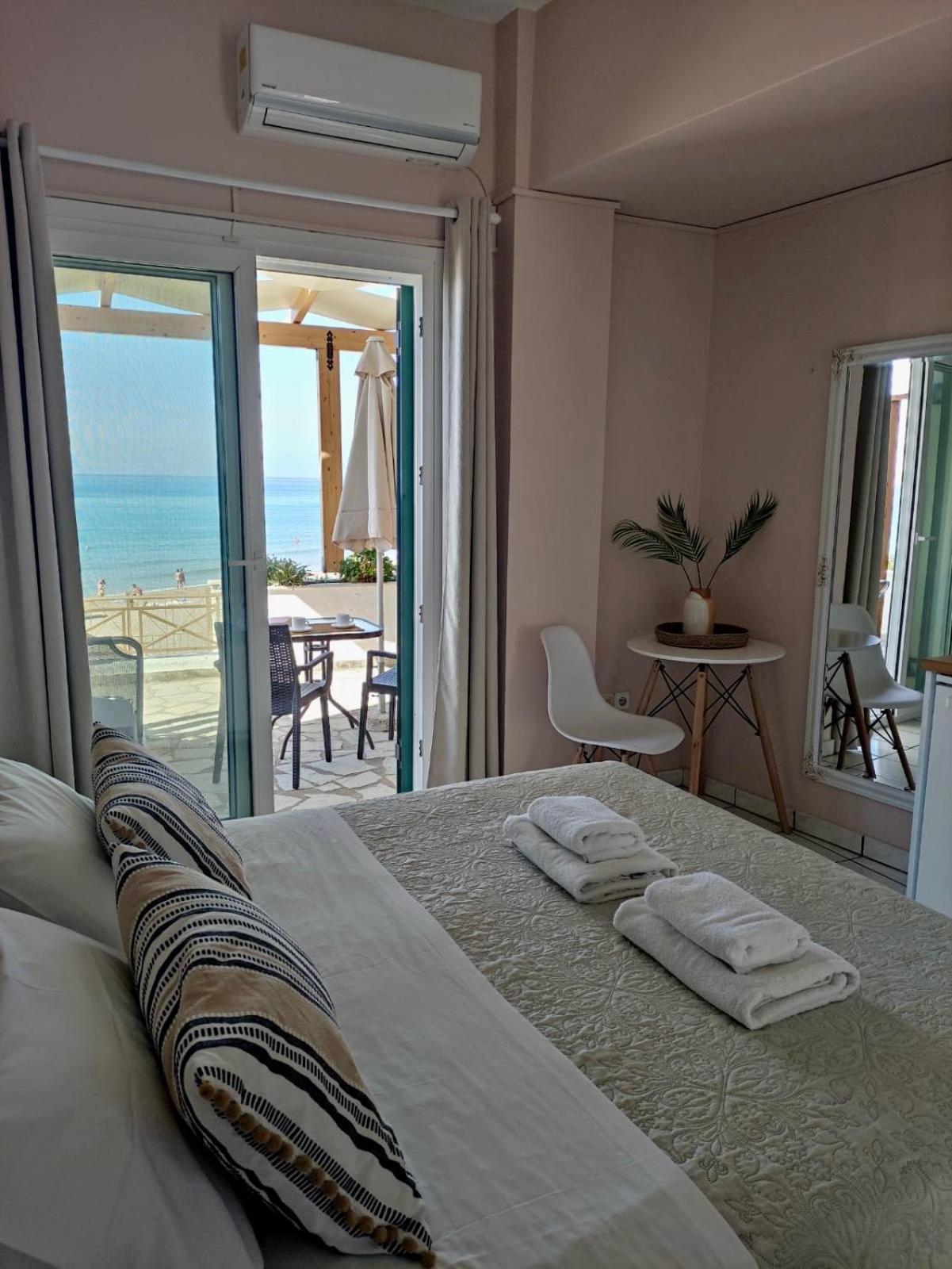 Nereides Aparthotel *