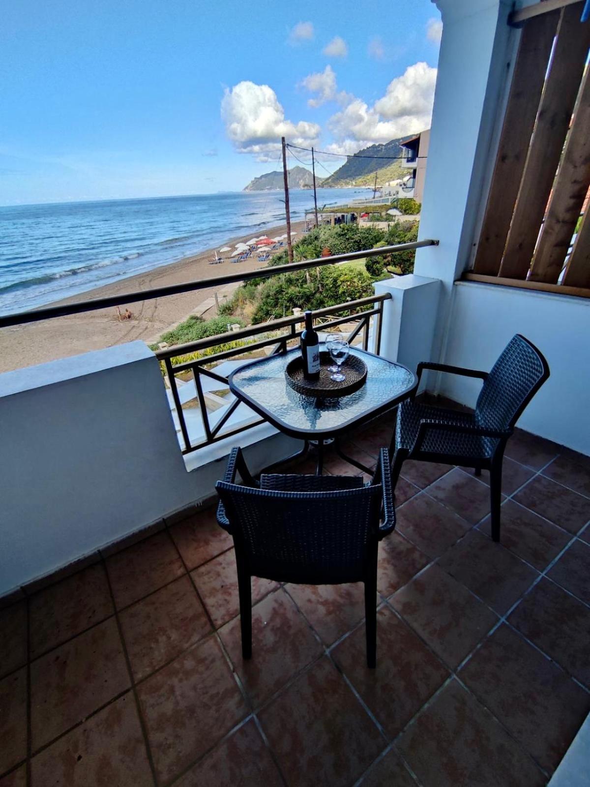 Nereides Aparthotel