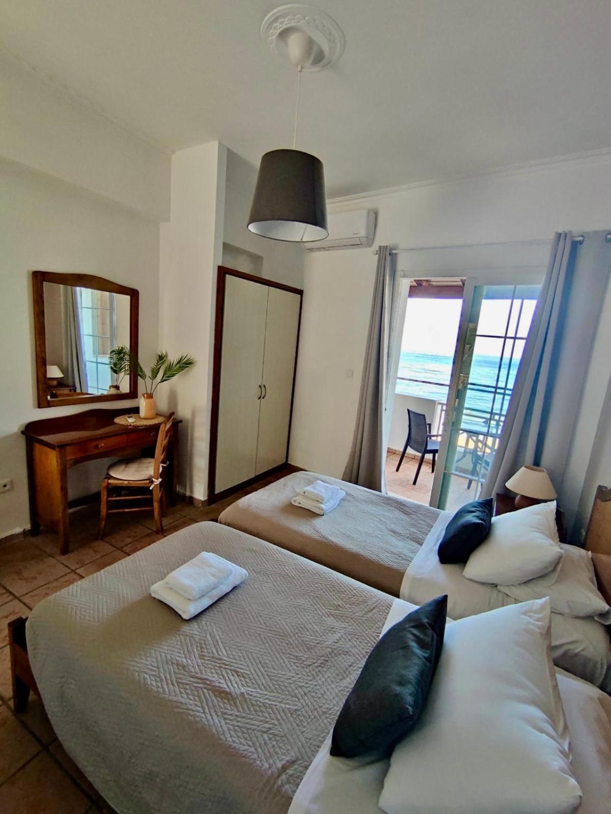 Aparthotel Nereides *