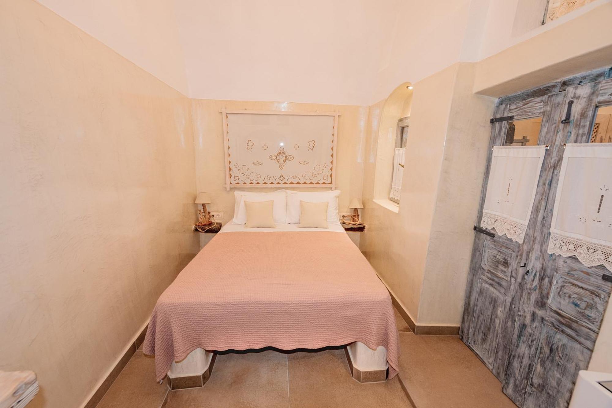 Luxury Hariton * Emporio (Santorini)