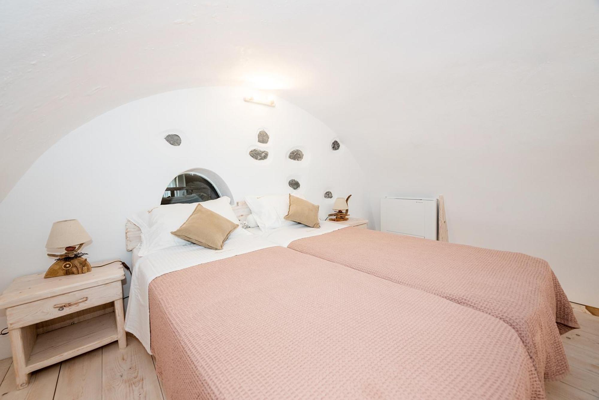 Villa Luxury Hariton Emporio (Santorini)