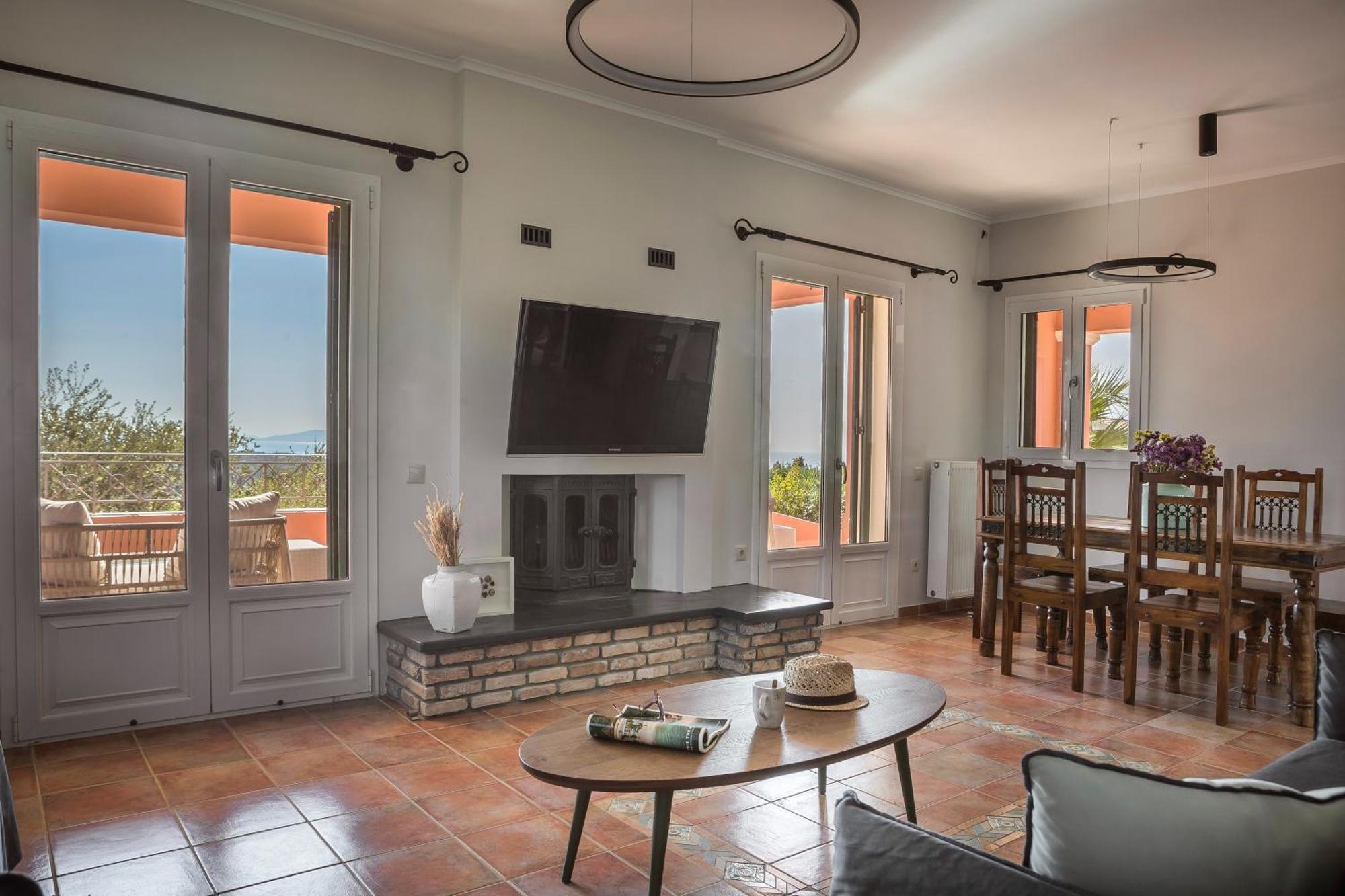 Villa Superb Kefalonia Villa 4 Bedrooms Villa Froso Stunning Sea Views Sunny Roof Terrace Lakithras *