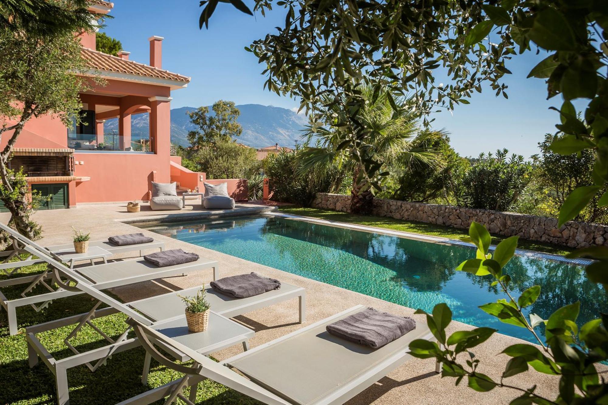 Superb Kefalonia Villa 4 Bedrooms Villa Froso Stunning Sea Views Sunny Roof Terrace Lakithras *