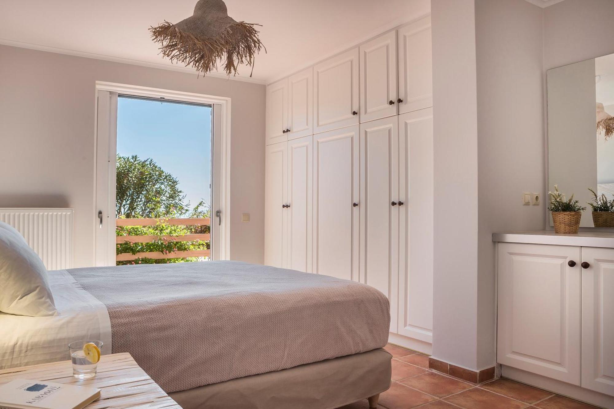 Villa Superb Kefalonia Villa 4 Bedrooms Villa Froso Stunning Sea Views Sunny Roof Terrace Lakithras