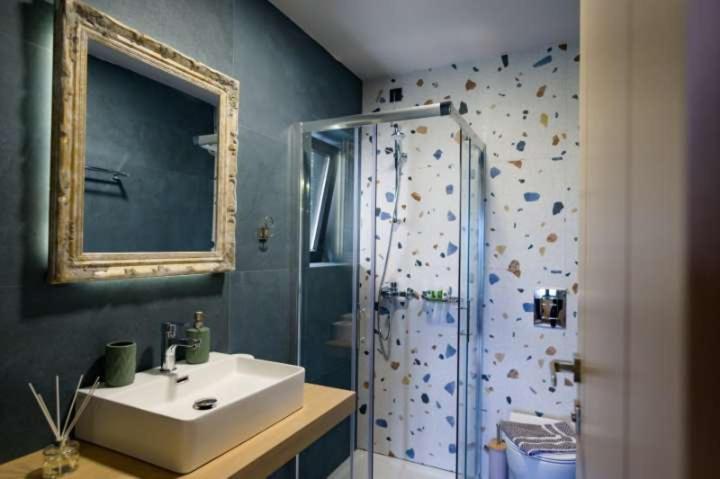 The Five Keys Guest house Monodendri