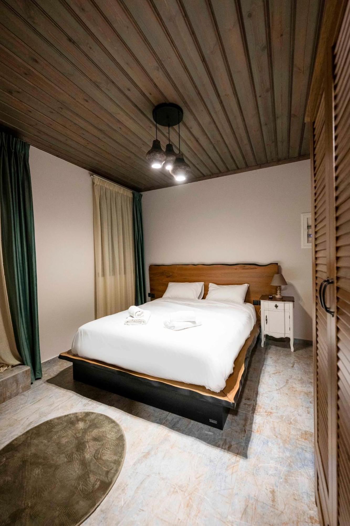 The Five Keys Guest house Monodendri