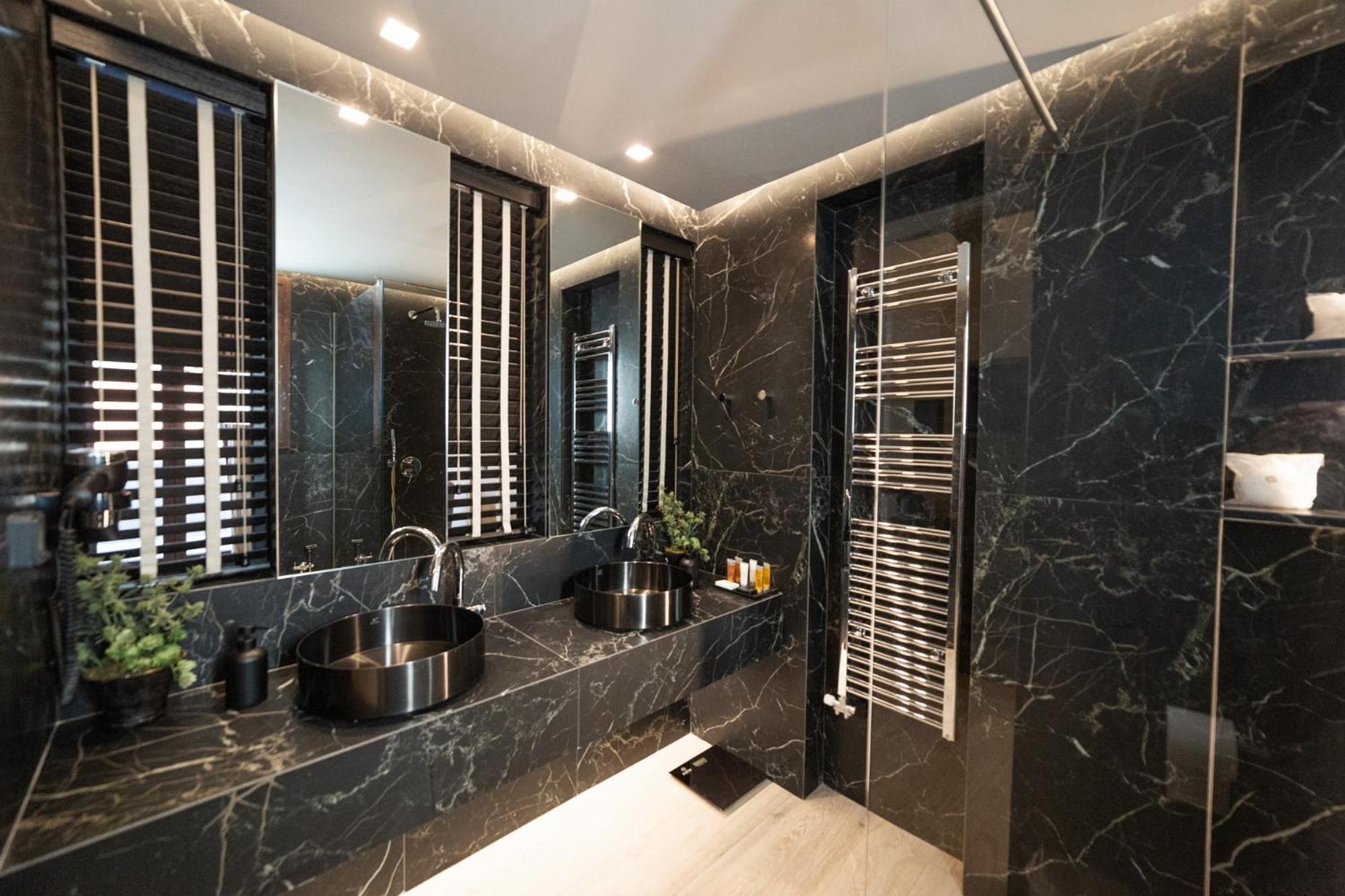 Anesis 3*