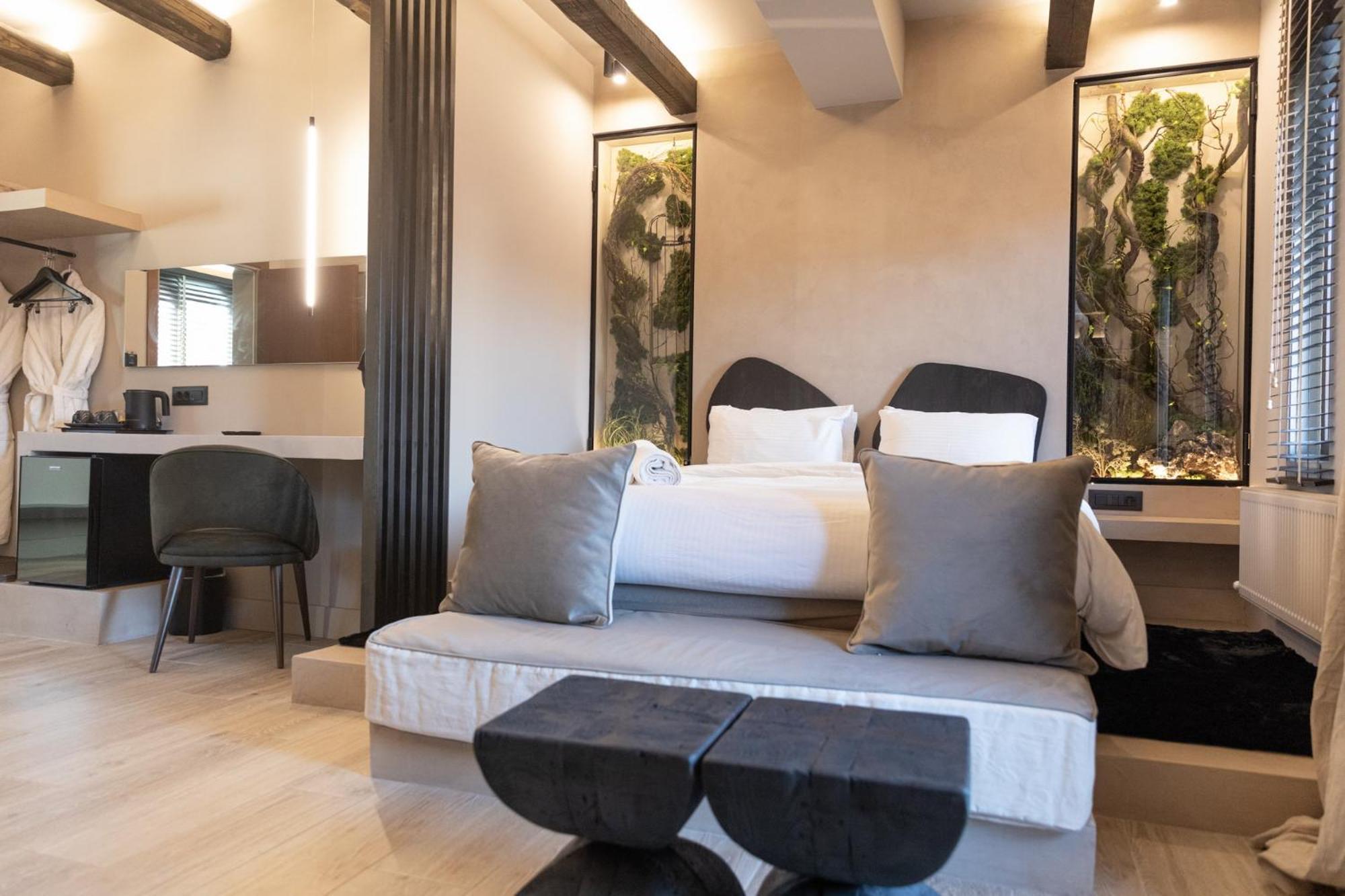 Anesis Hotel