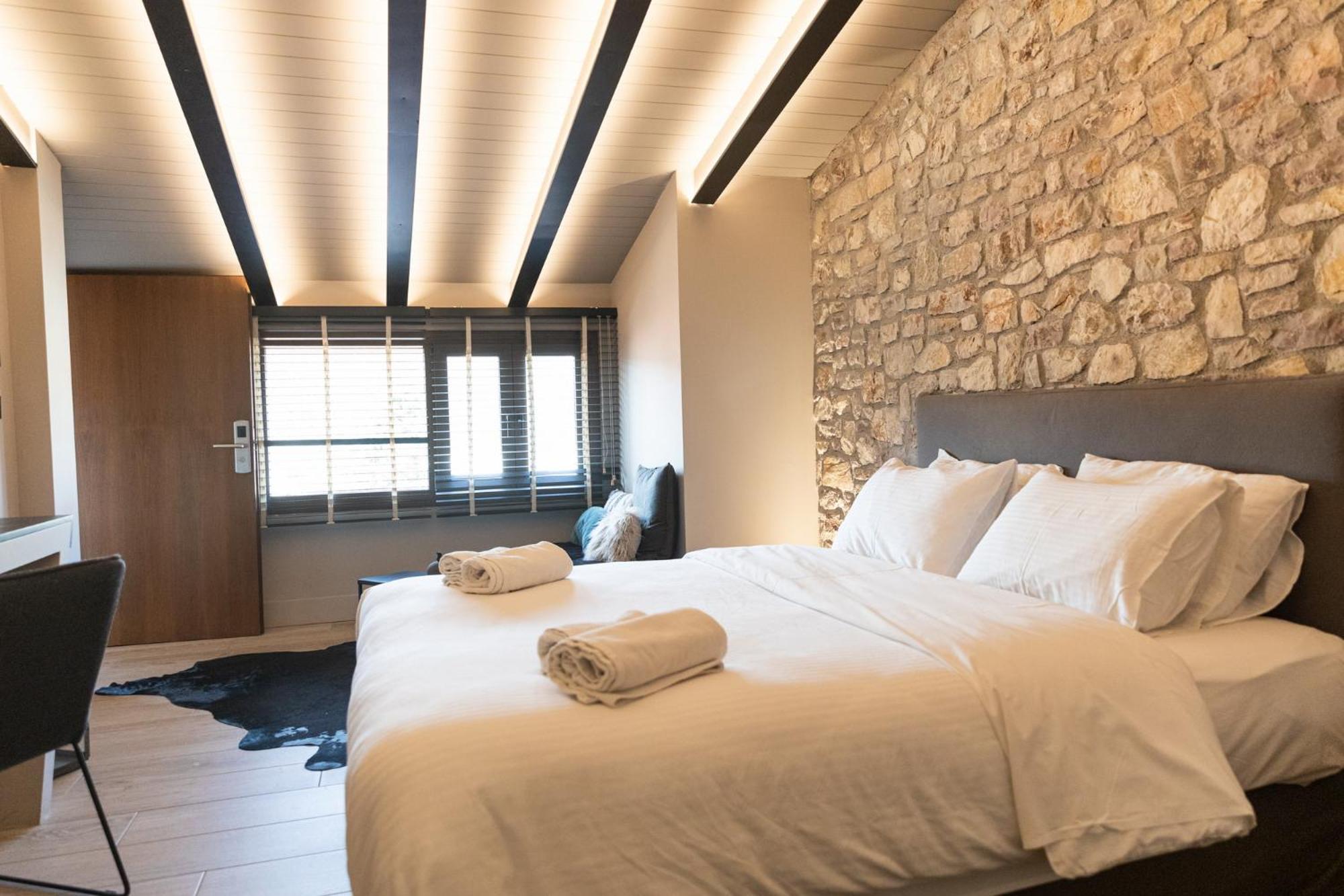 Anesis Hotel