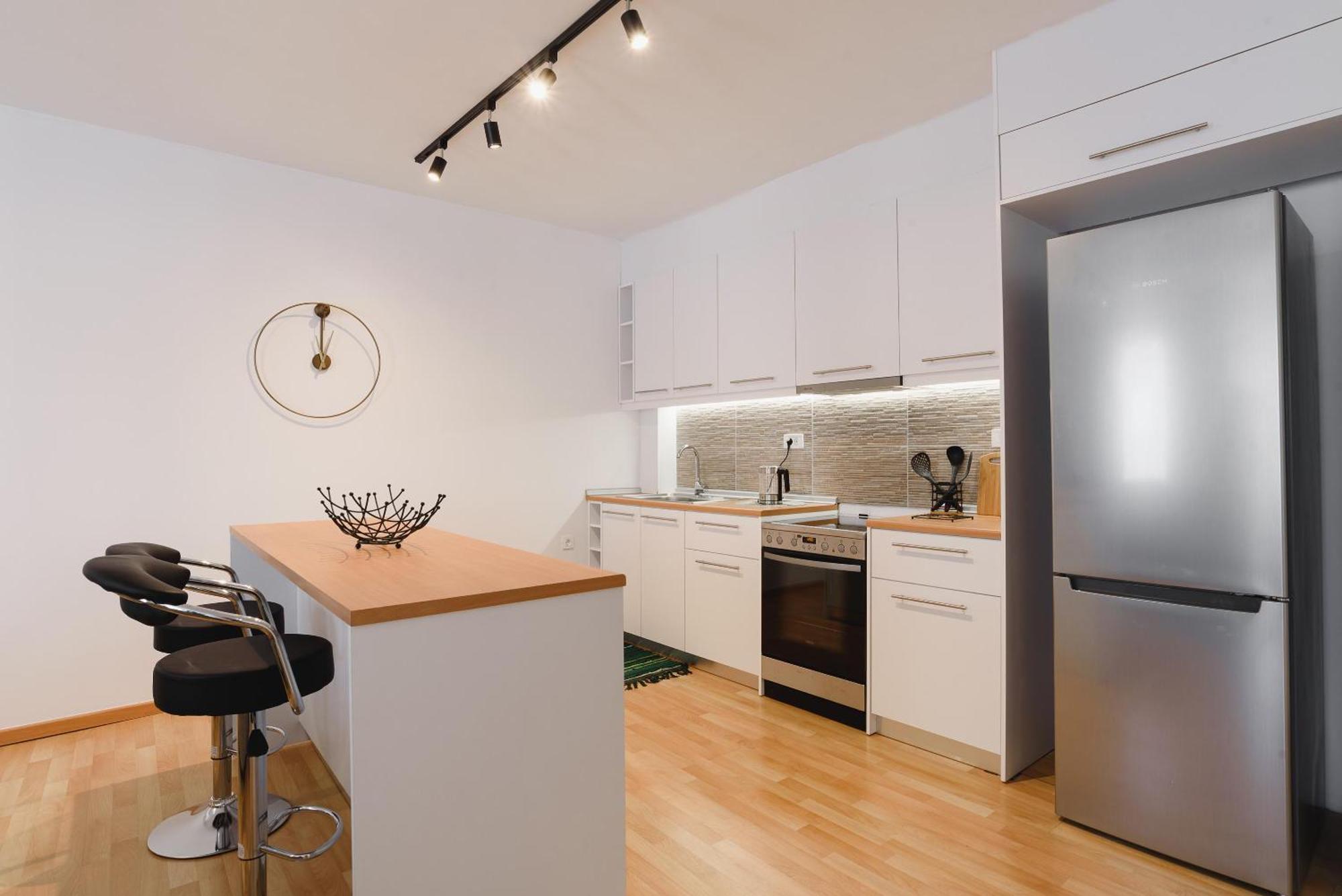 Mandraki Center Apartment