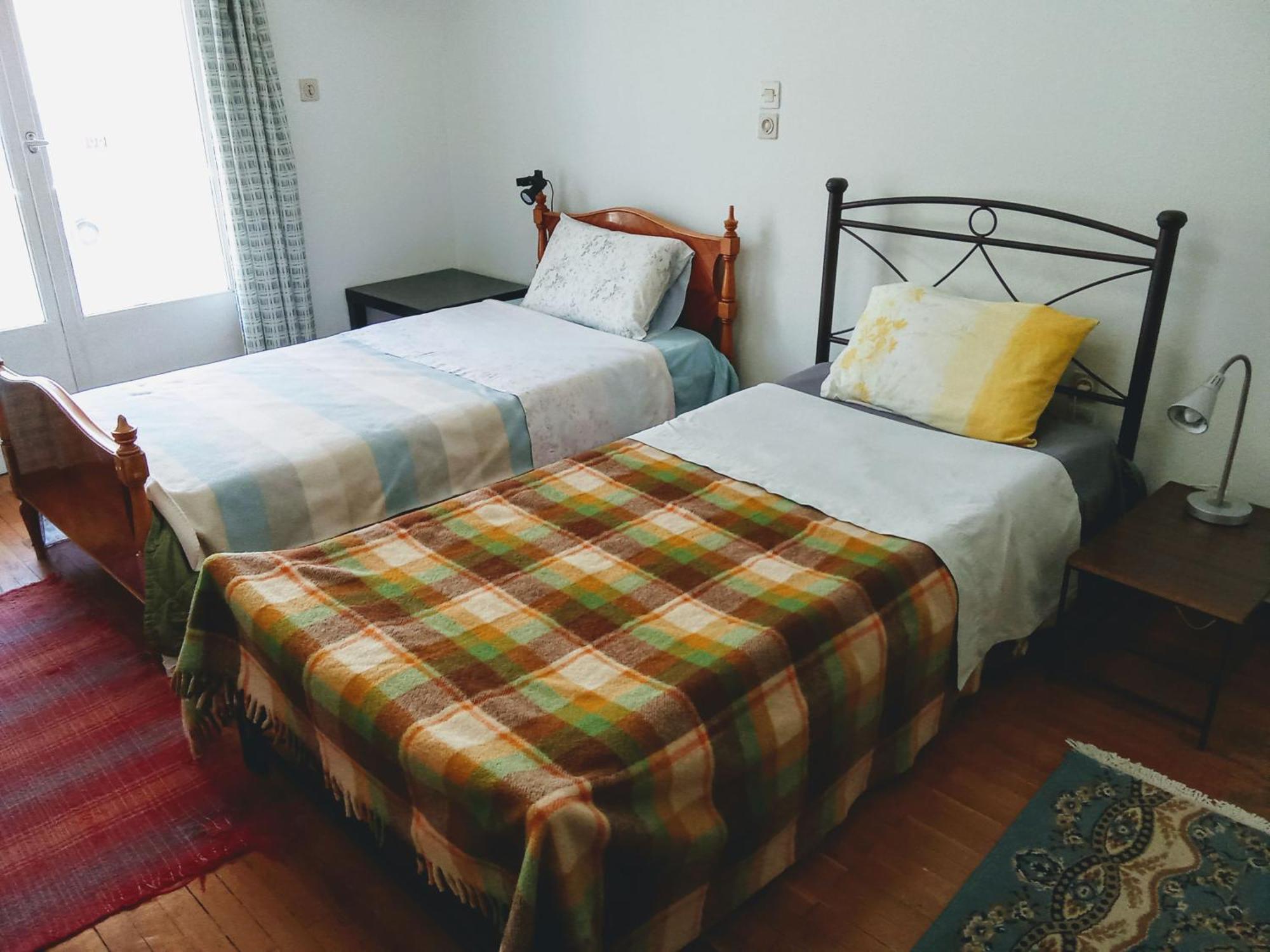 Work Or Vacation In Shared Homestay Athens