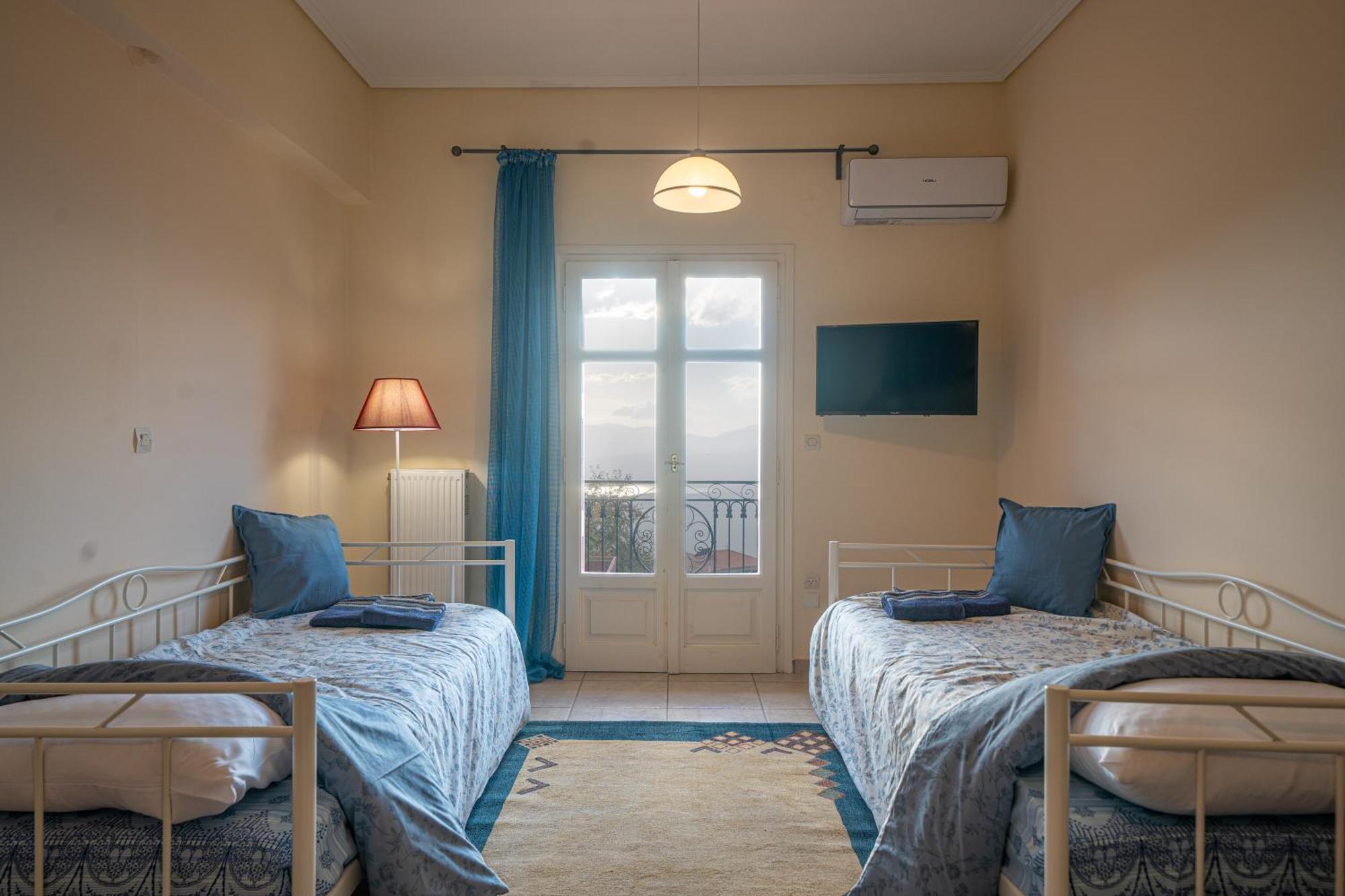 Delphian Colors - Blue Edition Apartment