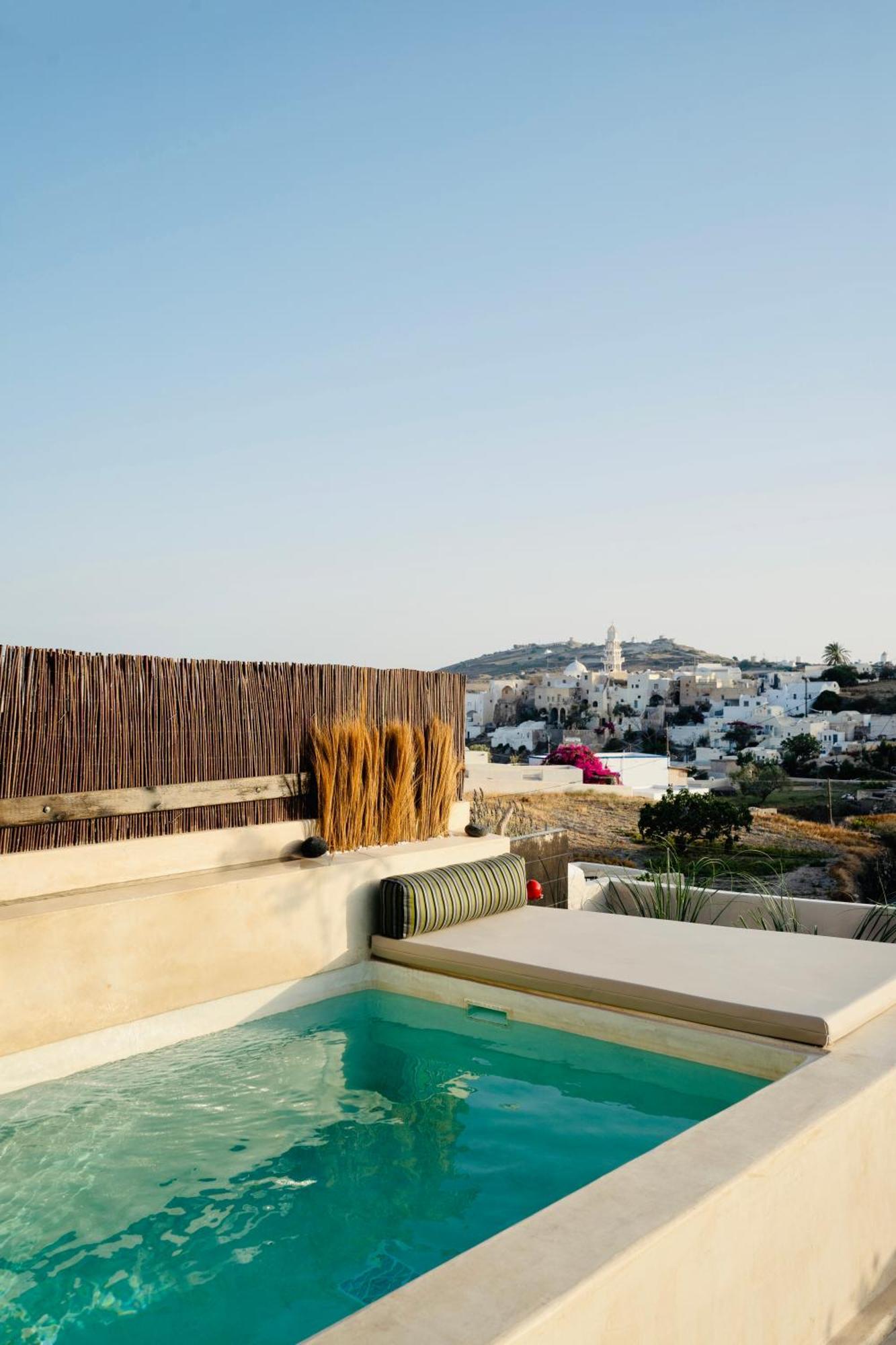 Canava In Santorini Emporio (Santorini)