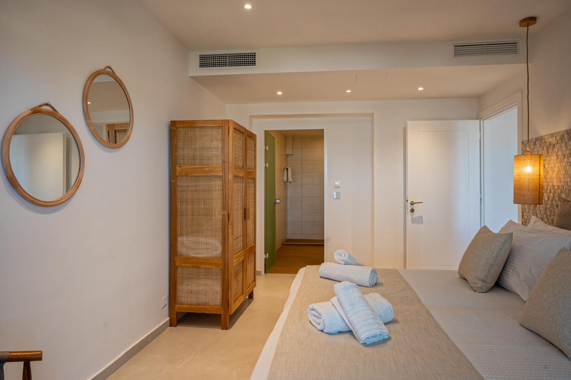 Amphimatrion Luxury *