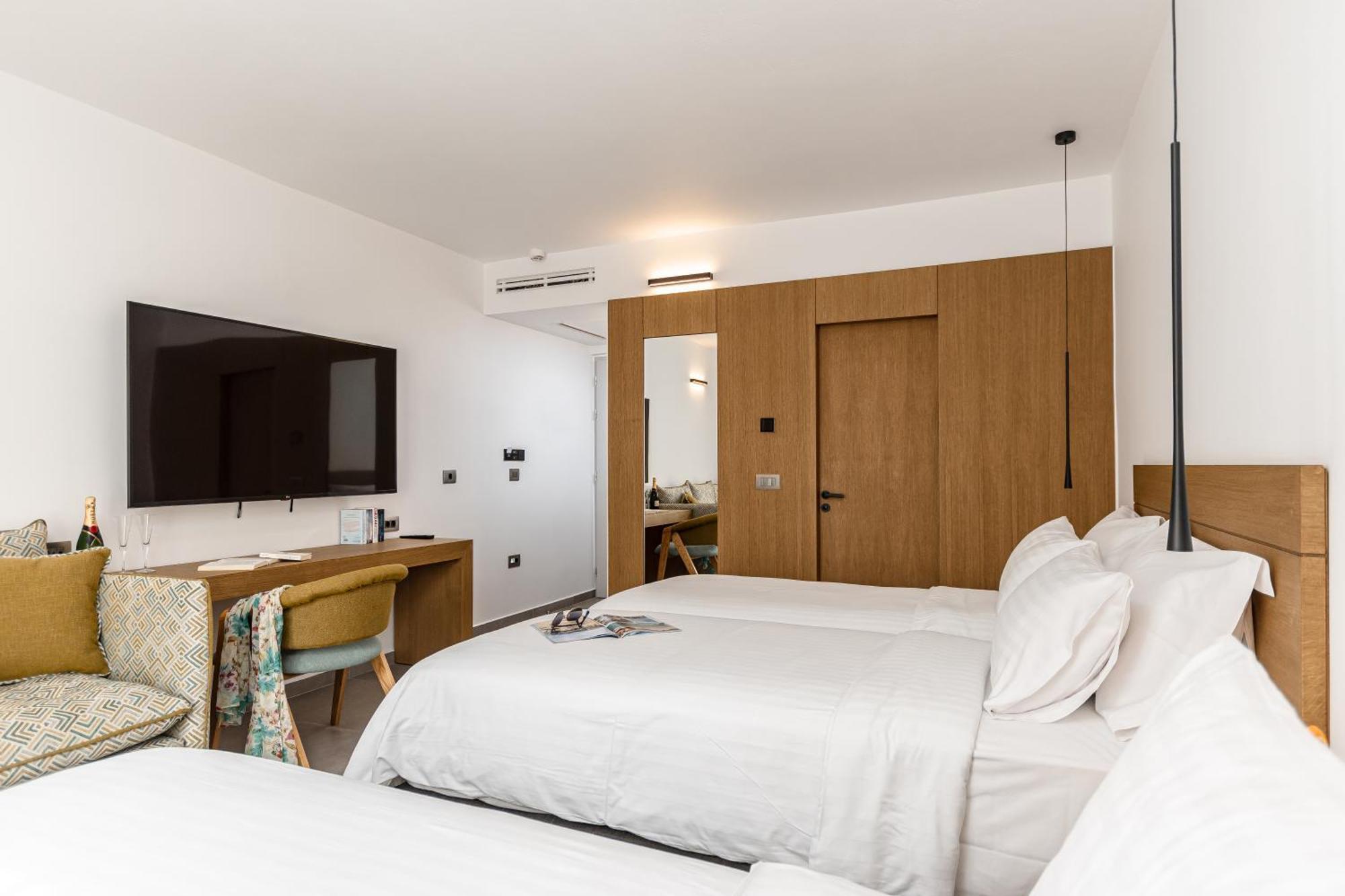 Naxos Hotel