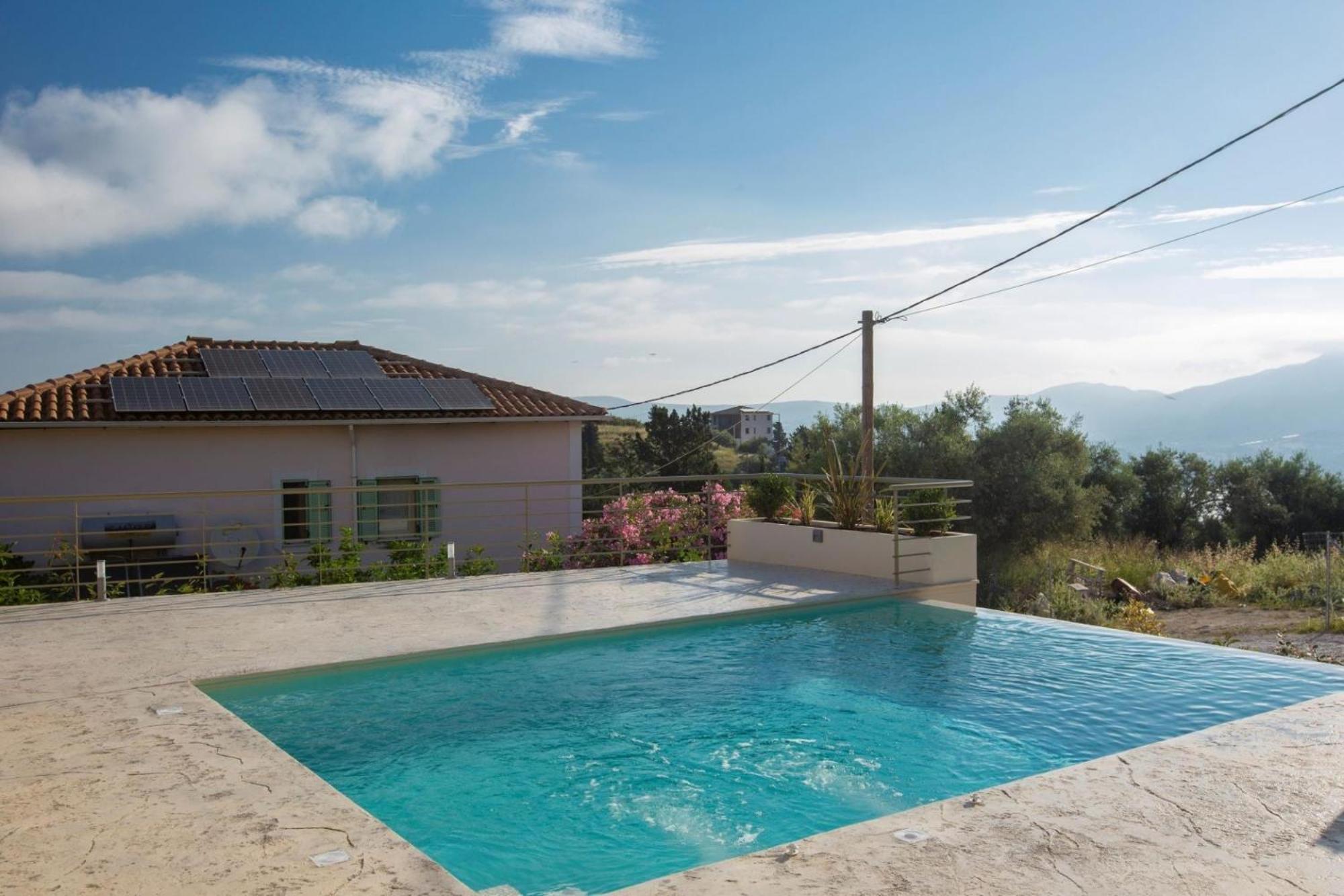 Veramente With Sea View *