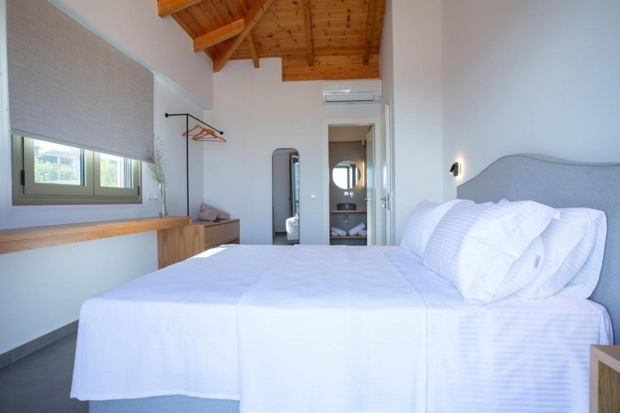 Veramente With Sea View Villa