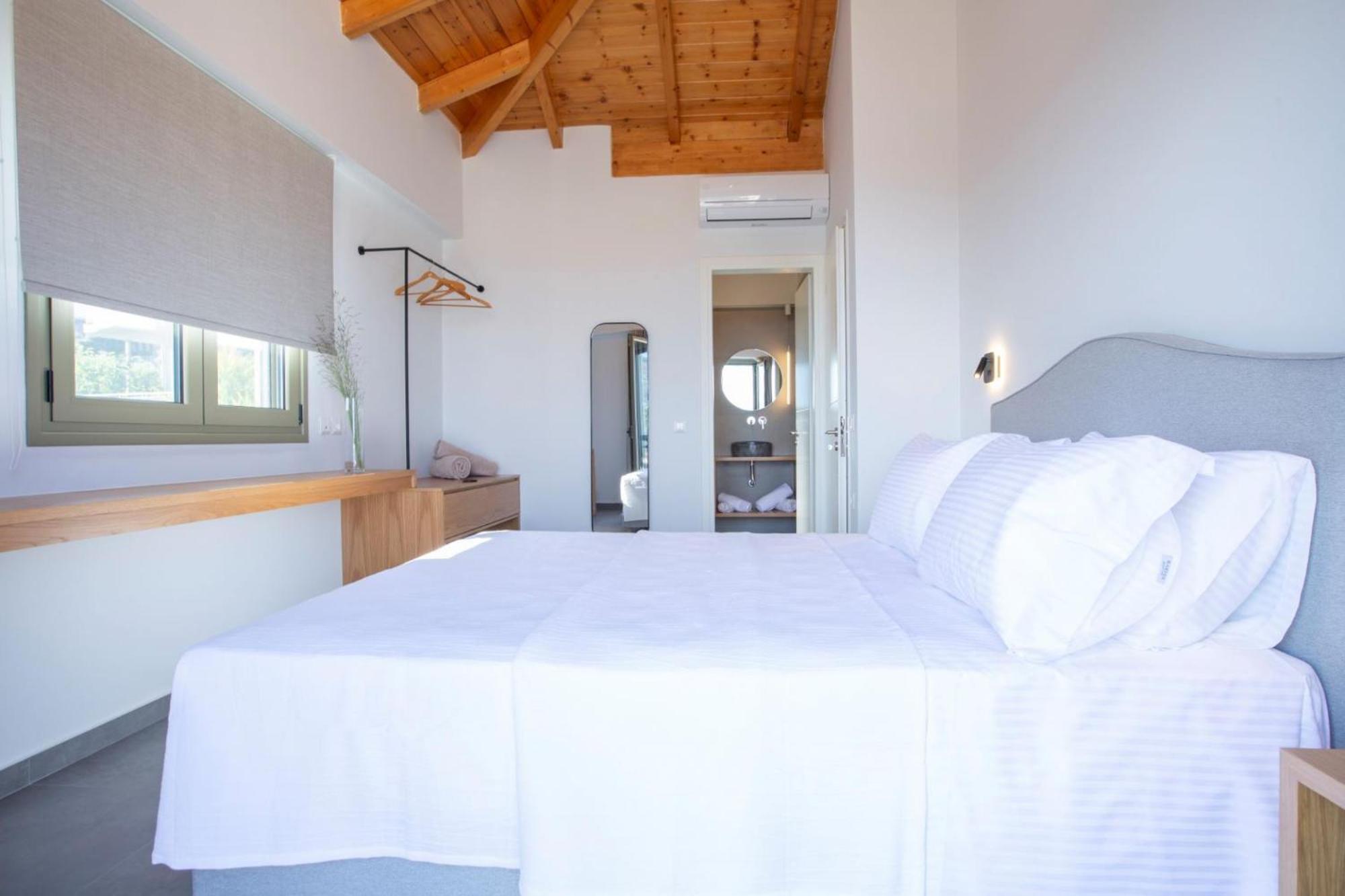 Veramente With Sea View Villa
