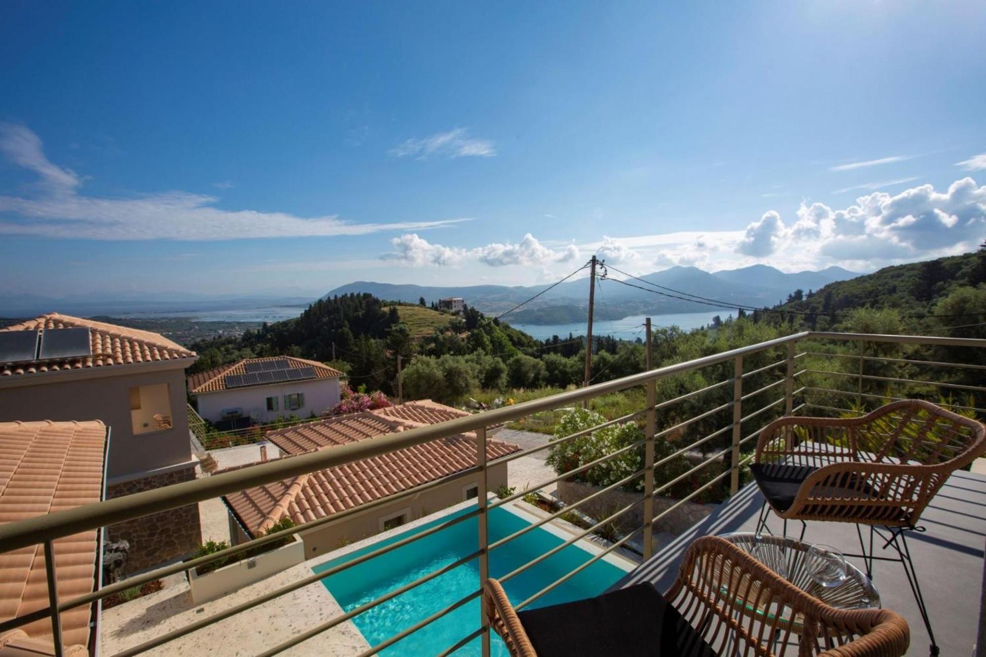 Villa Veramente With Sea View
