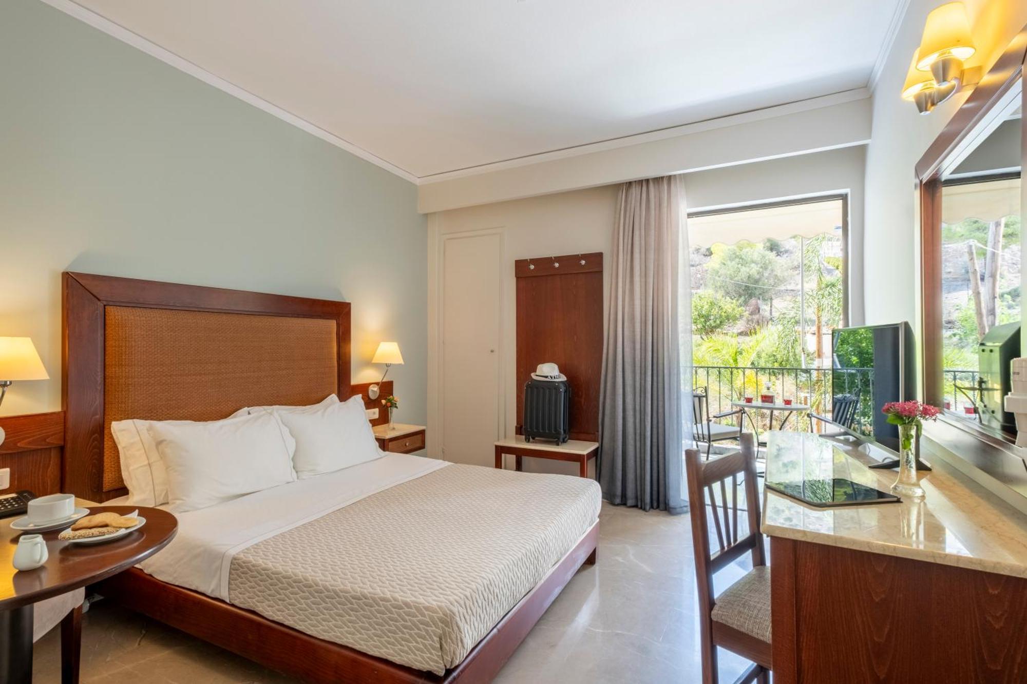 John & George Hotel 4*