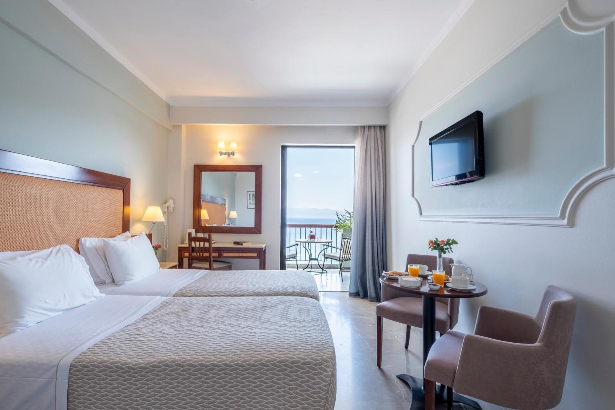 Hotel John & George 4*
