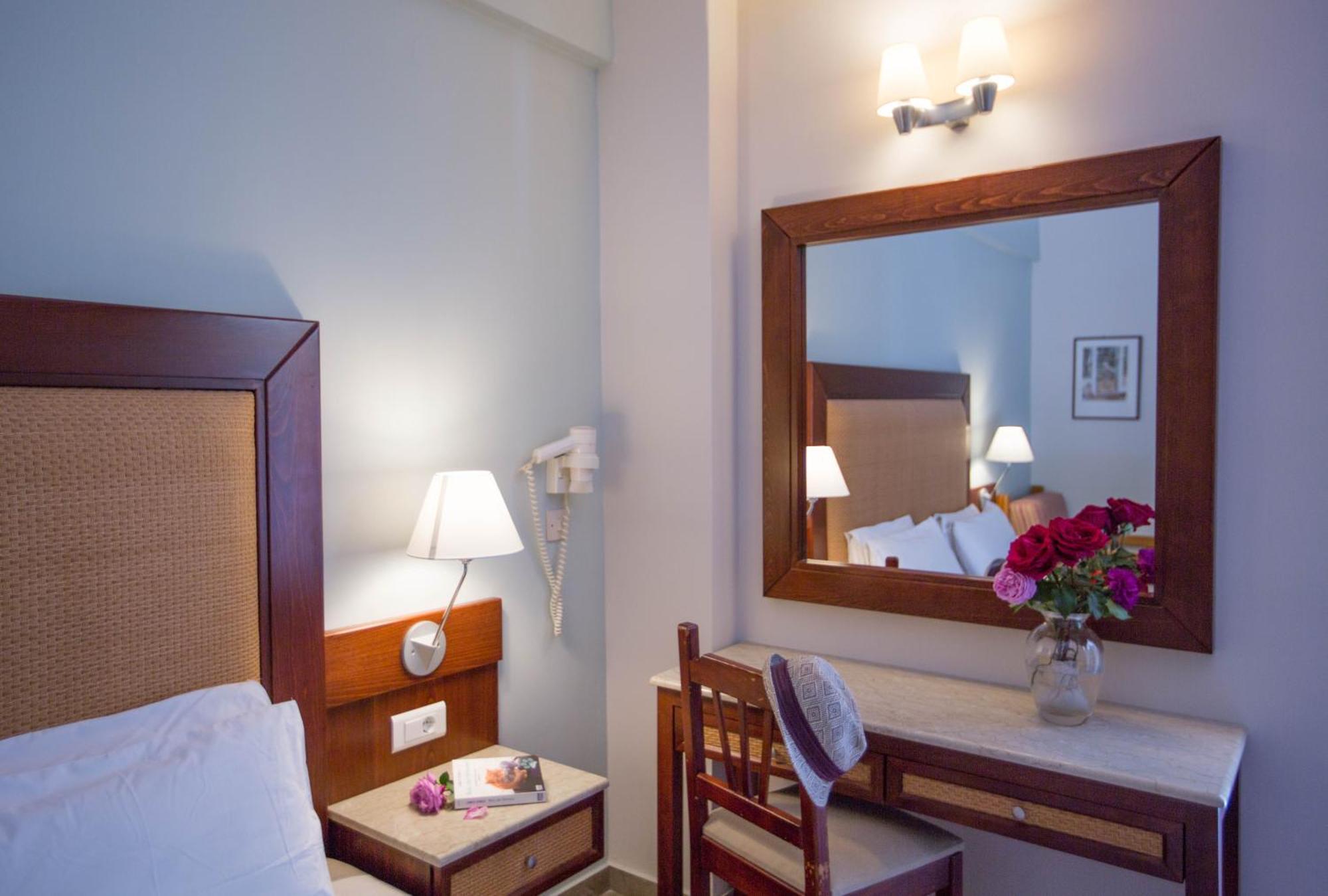 John & George Hotel 4*