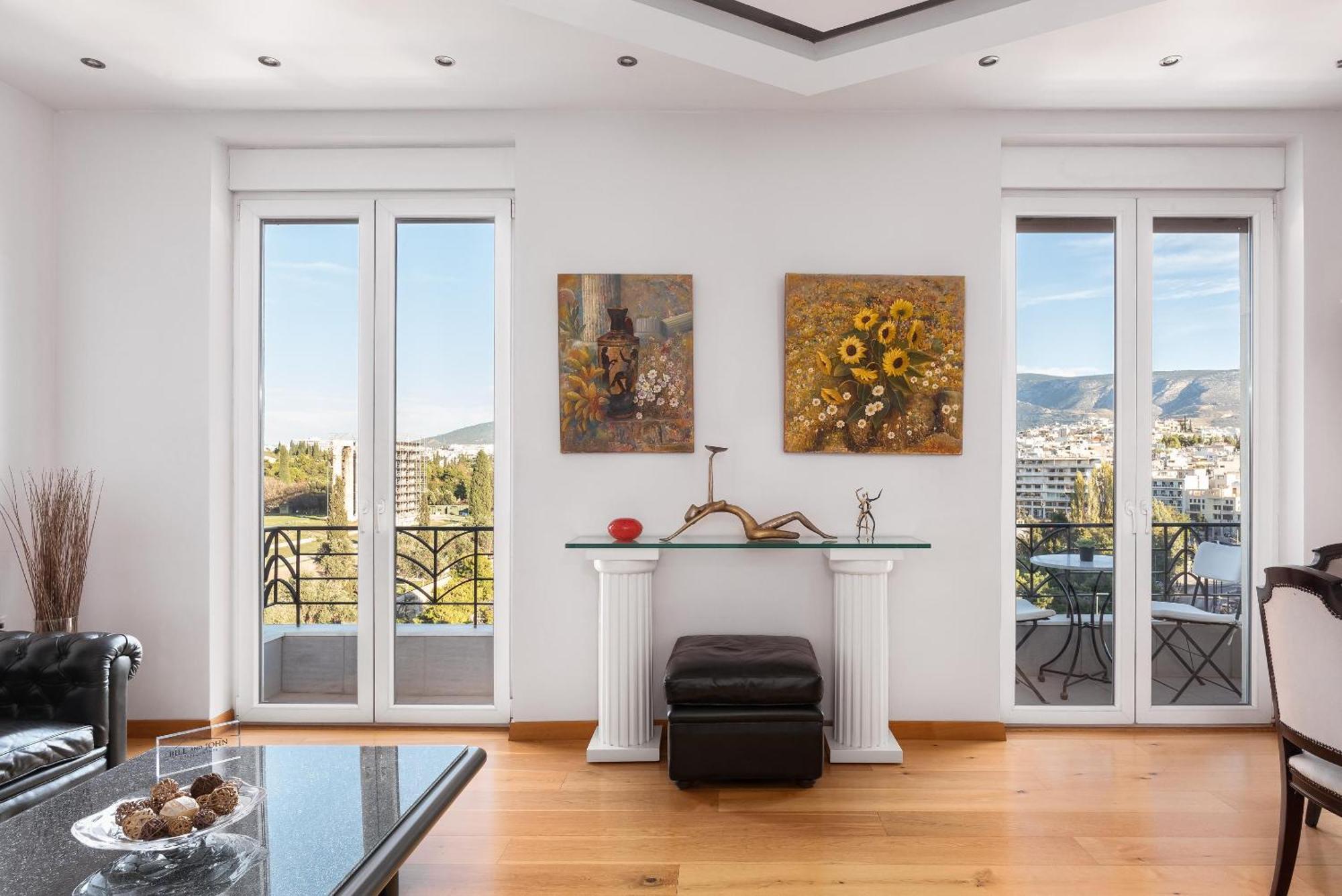 Acropolis Elegant Penthouse Apartment *