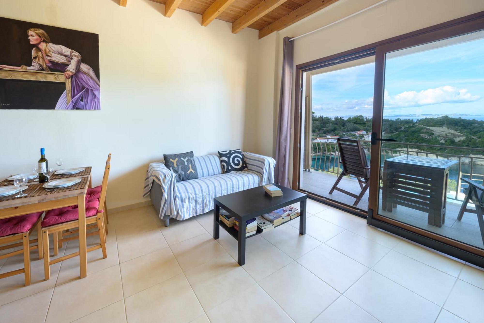 Pangolas Paxos Apartment *