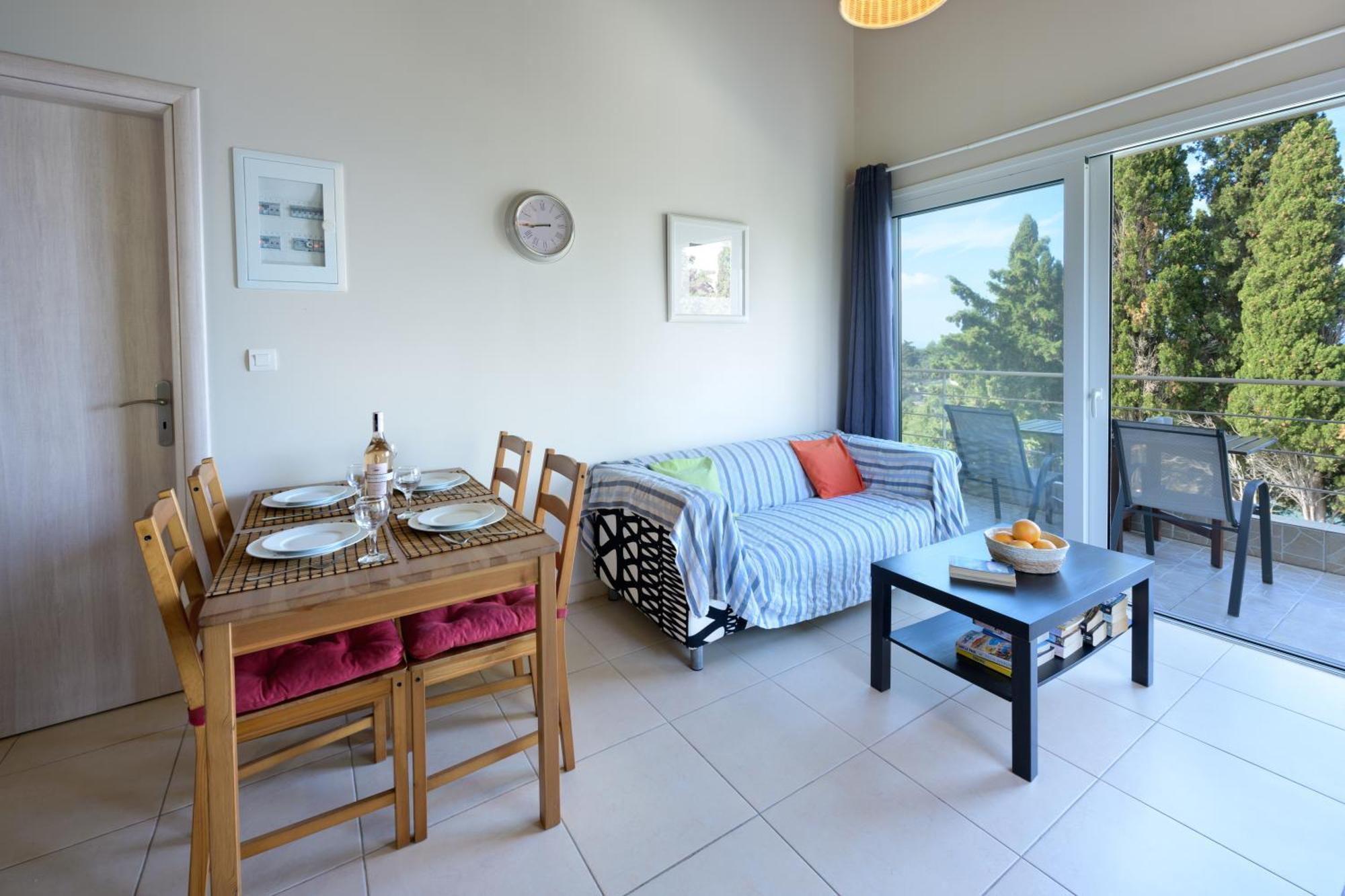 Pangolas Paxos Apartment *