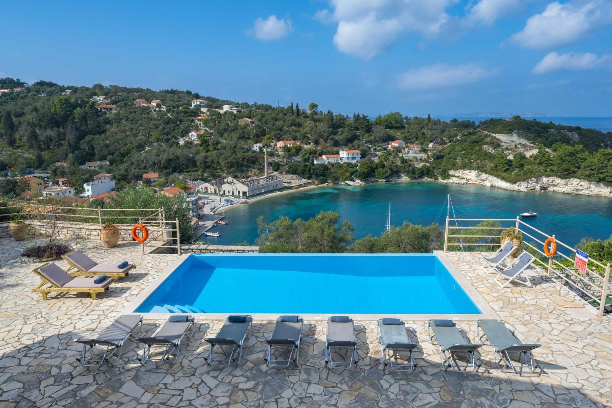 Pangolas Paxos