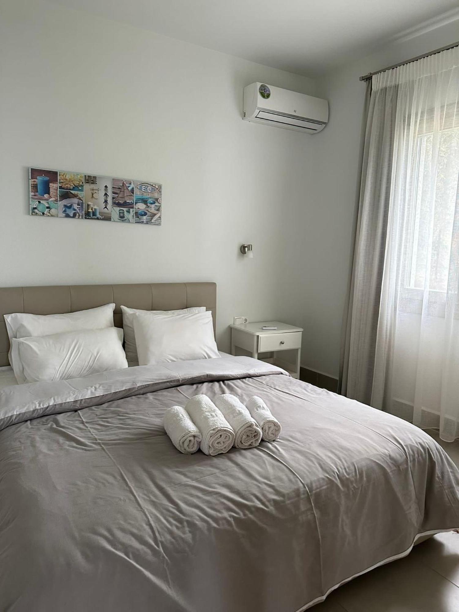 Moses Aparthotel Chorefton
