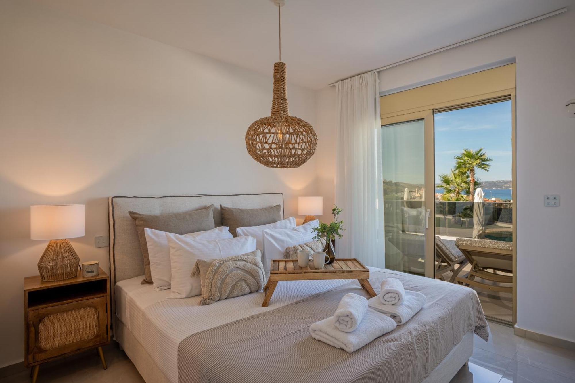 Amphimatrion Luxury *