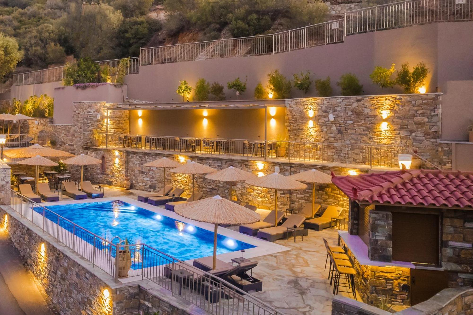 Aparthotel Paramithenio Village &
