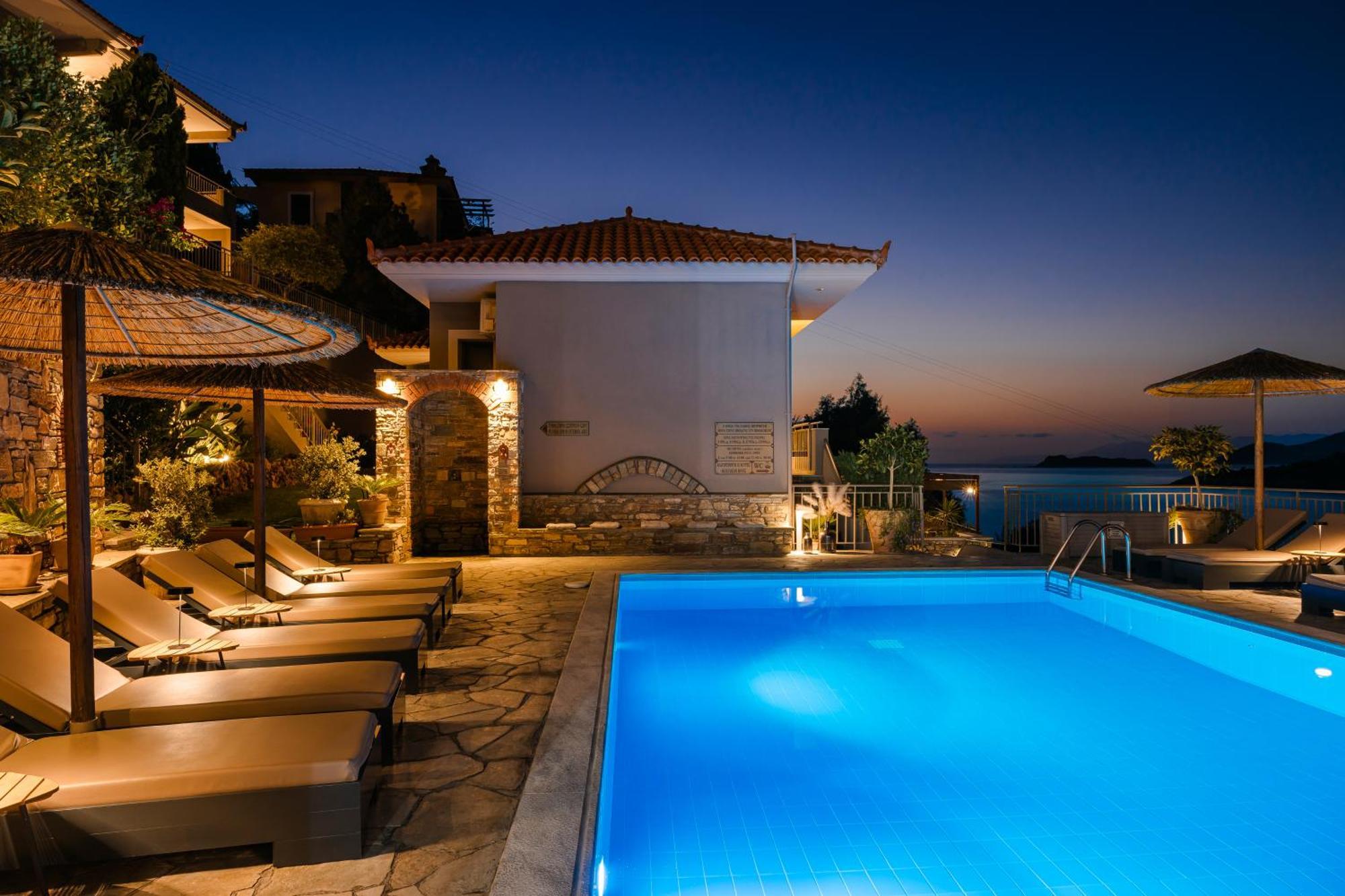 Paramithenio Village & Agioi Apostoloi (Evia)