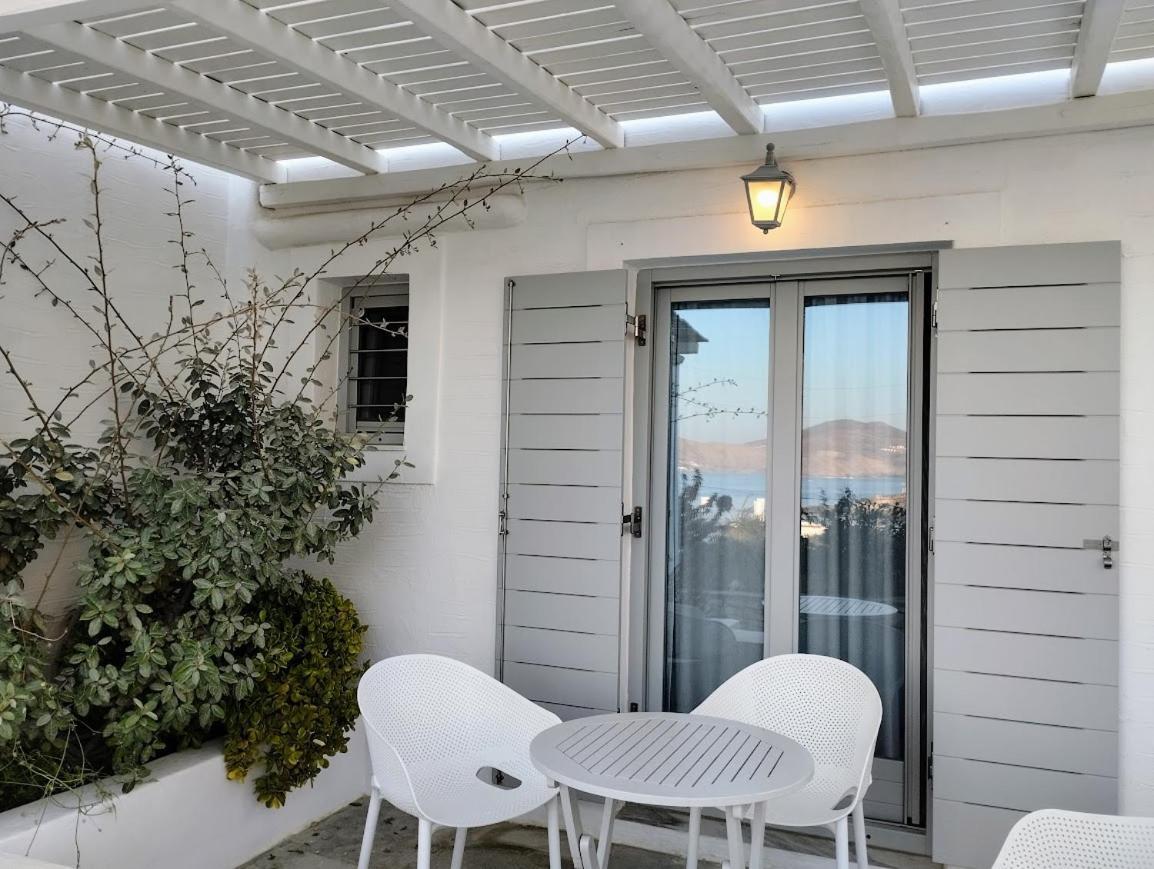 Despina's Mare Naousa (Paros)